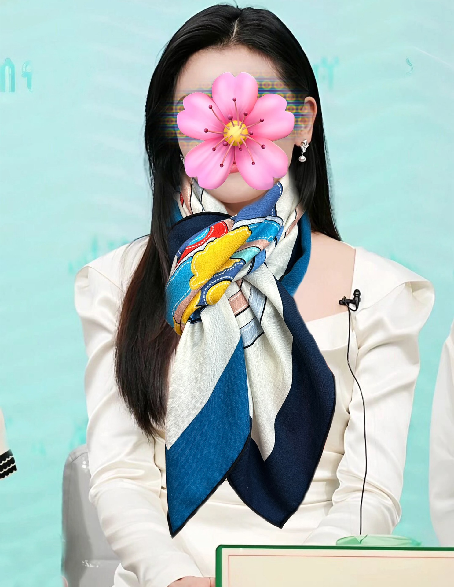 NO:581016,New Hermès  ZG synchronizes the new autumn and winter styles [Love] The new season silk scarf purchase list is estimated to have been made by all horse owners [Sun] I will not recommend it. I will share the information of some old replica models for your reference [Celebration] This season’s must-buy 'Rondsdemarch' (circle walk) [Moon] I don’t know a cashmere silk scarf from silk scarf.  The truth is that the proportion of horse elements used in men's square scarves is just right. Every one of them has won my heart in terms of color matching and theme pattern. [Beer] is also easier to control than the women's version [Rose] and is cheaper. Highly recommended to everyone [strong] Size: 140X140, material 30 silk velvet, 3-color high version scarf, high version scarf, hermes, real  silk19860909新款爱马仕 ZG同步秋冬新款[爱心]新一季丝巾采购清单估计各位养马人们已经列好了[太阳]我就不推荐了回头分享一下部分复刻款的老款信息资料供大家参考[庆祝]本季必购《Rondsdemarch》(圆场漫步)[月亮]一条来自丝巾羊绒丝方巾也不知道是马元素在男士方巾上运用比例高还是正好我每一条无论从配色还是主题图案都深得我心[啤酒]也相较女款好驾驭[玫瑰]还便宜强烈推荐大家[强]尺寸:140X140、材质30真丝丝绒,3色高版本围巾,高版本围巾,hermes,real silk,scarf