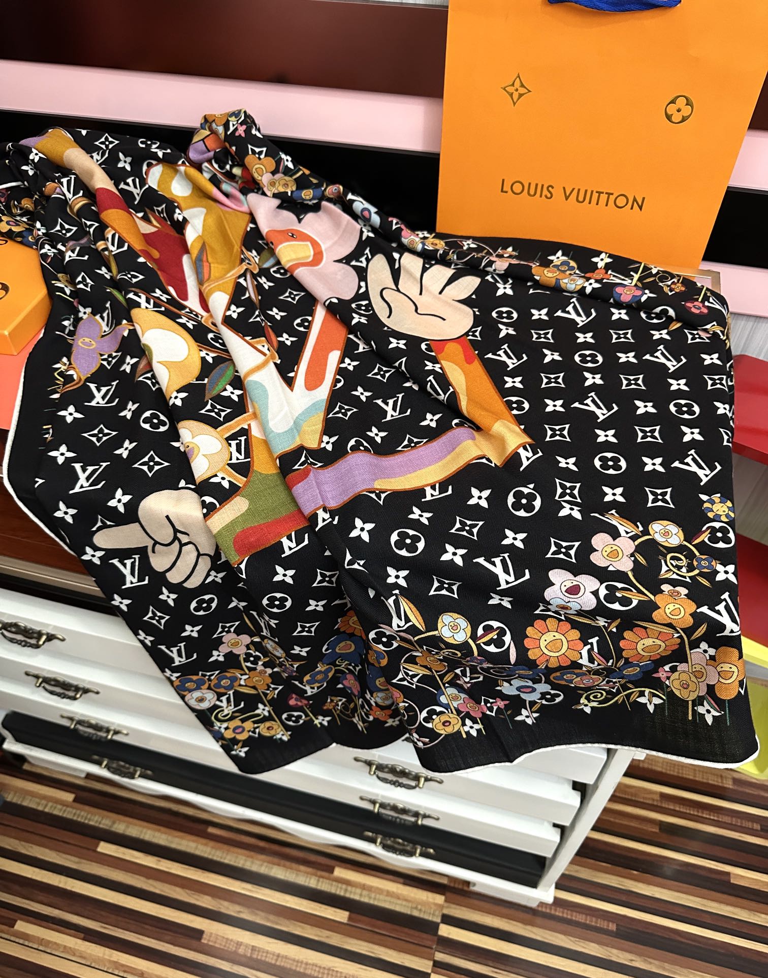 上新❤️LV 2025女士必备款ZG同步【双面同色】经典优雅[礼物]~气质到骨子里[色]新一季的面料超高