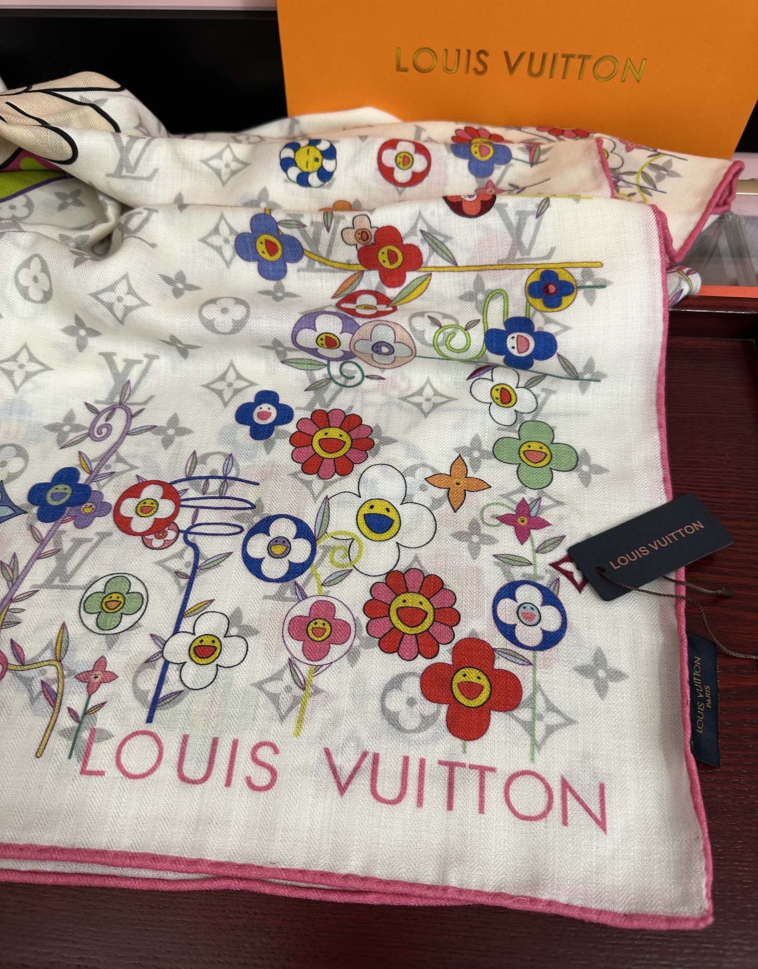 上新❤️LV 2025女士必备款ZG同步【双面同色】经典优雅[礼物]~气质到骨子里[色]新一季的面料超高