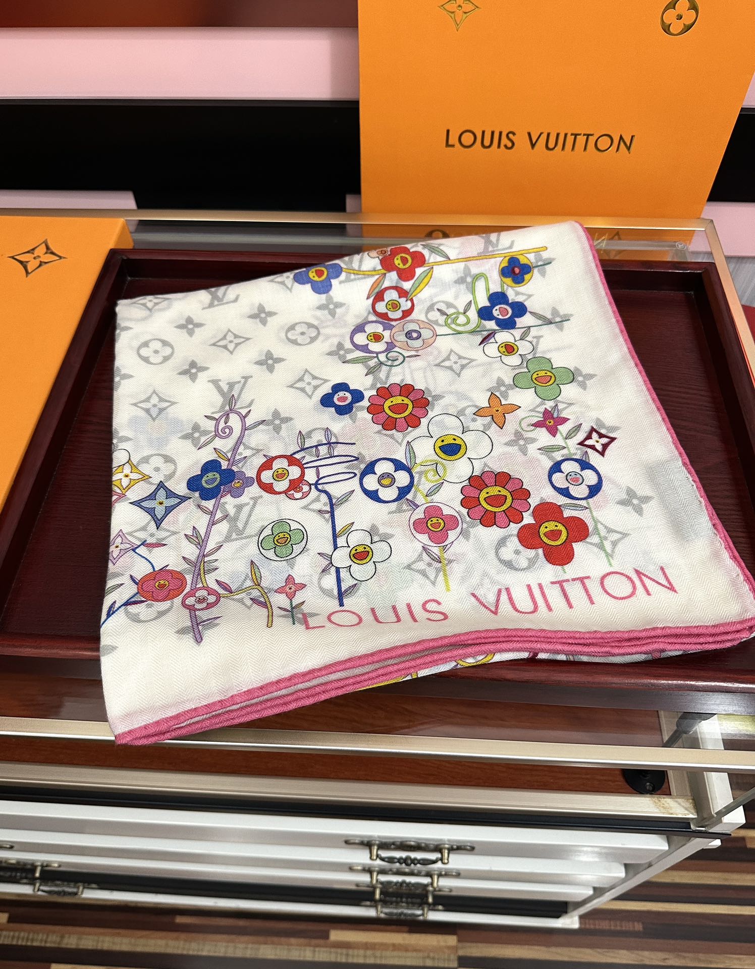 上新❤️LV 2025女士必备款ZG同步【双面同色】经典优雅[礼物]~气质到骨子里[色]新一季的面料超高