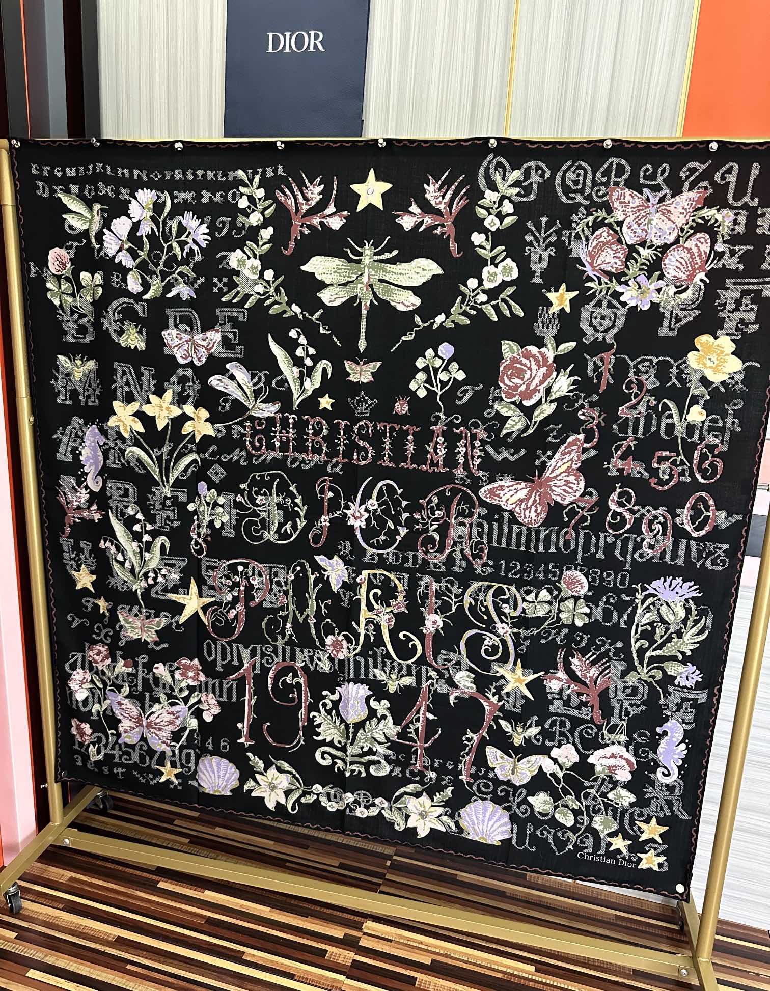 上新❤️迪奥 ZG同步【双面同色】经典优雅[礼物]~气质到骨子里[色]新一季的面料超高级，真心超级柔软，