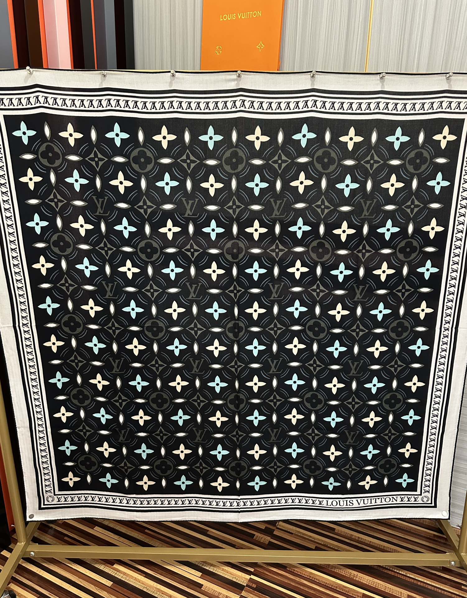 新款❤️LV 【双面同色】ZG同步经典优雅[礼物]~气质到骨子里[色]新一季的面料超高级，真心超级柔软，