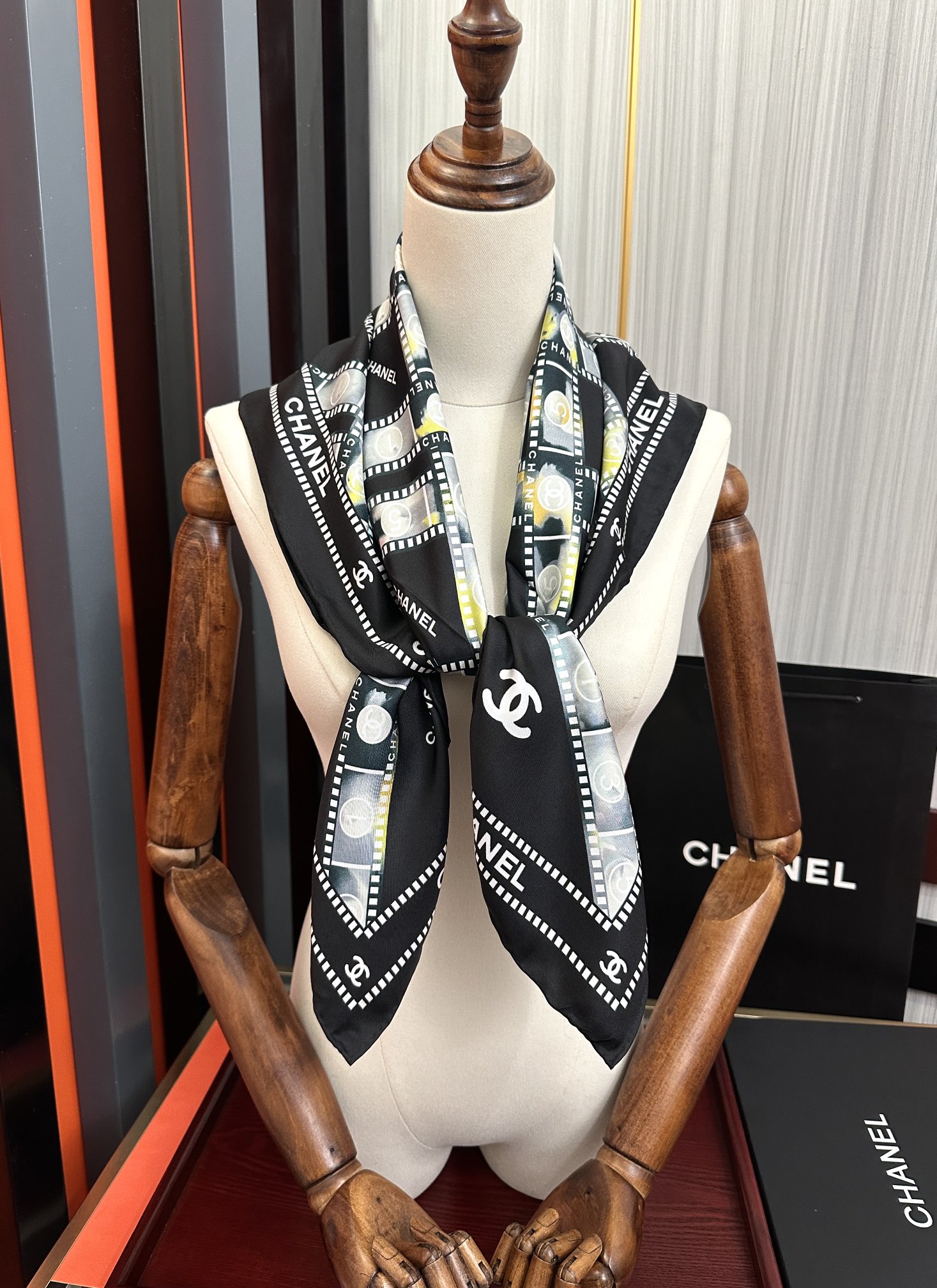 。𝐂𝐡𝐚𝐧𝐞𝐥 高品质【双面同色 电影胶卷🎞️】18姆米 原单品质[庆祝]今年第一款一眼心动的系列[玫瑰