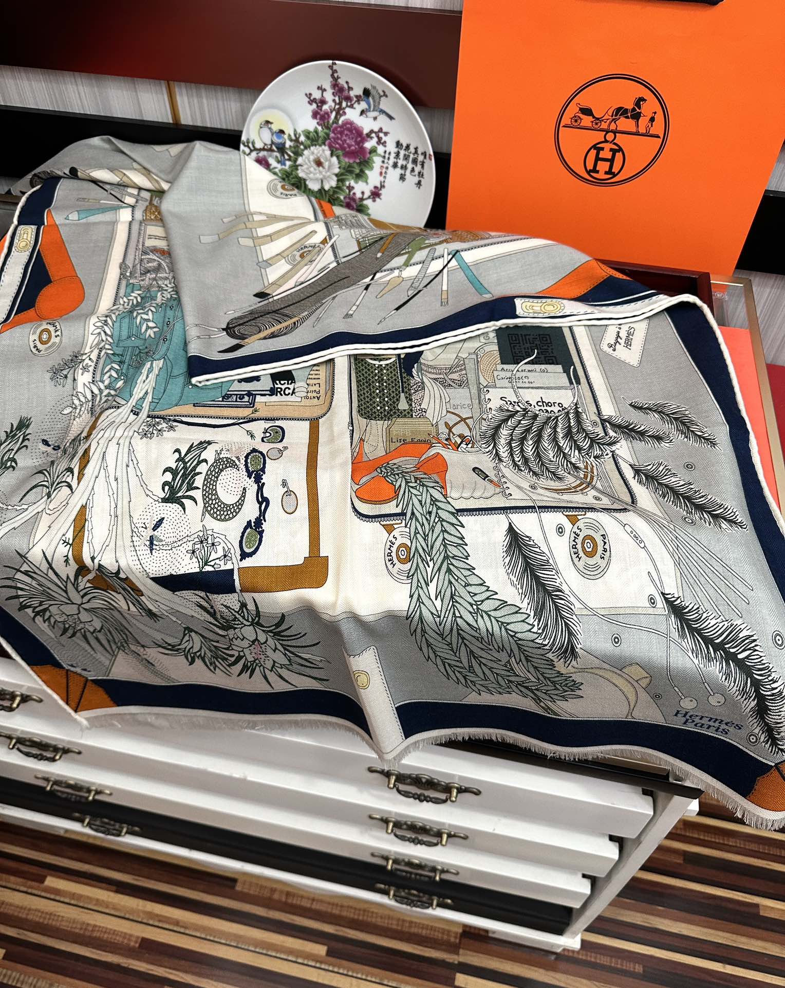 。2010 新款爱马仕。【双面同色】太美了[吃瓜]下手一定要快[嘴唇]四季都可以用[勾引]真心美的让人非