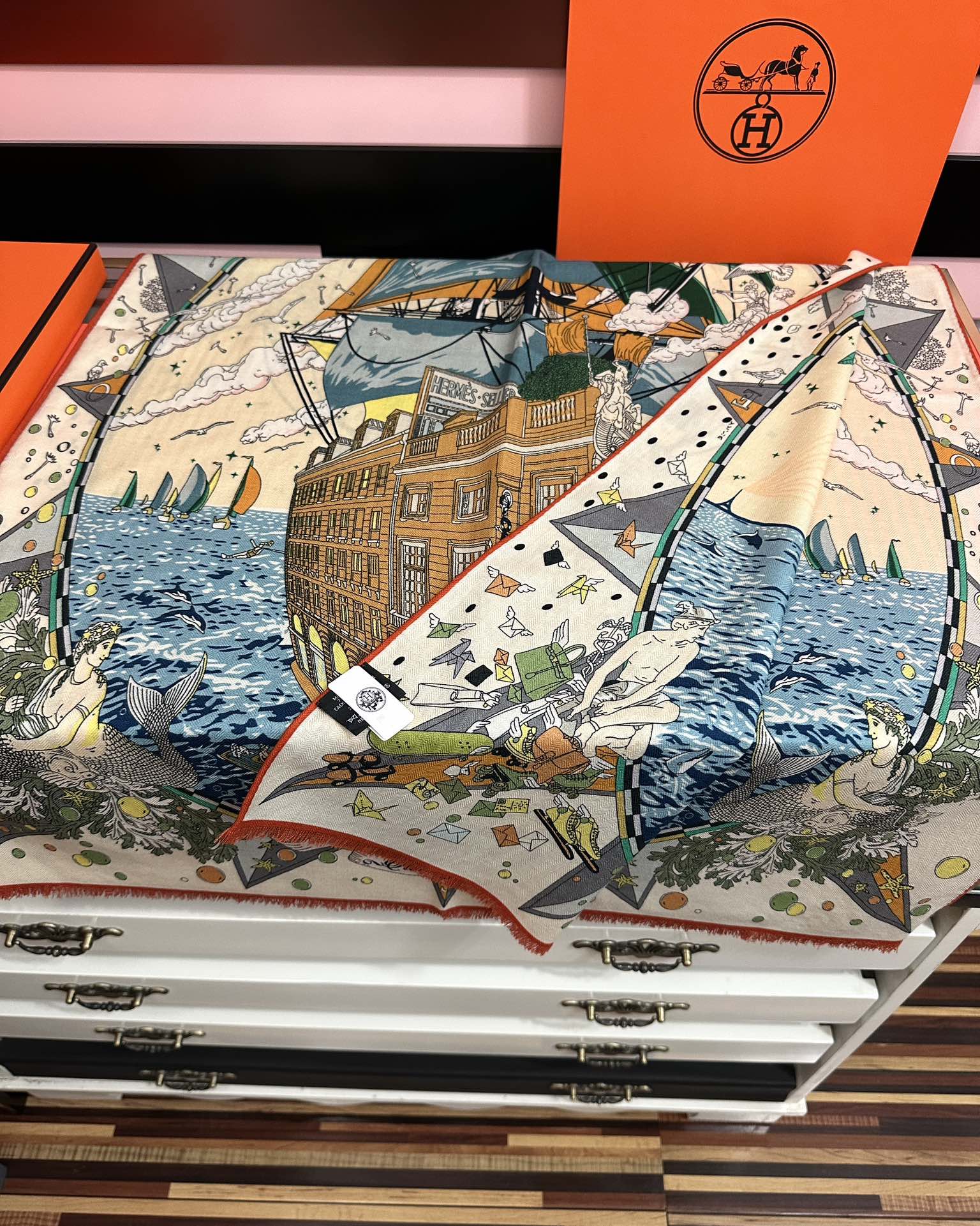 。 新款爱马仕。双面同色【一帆风顺】太美了[吃瓜]下手一定要快[嘴唇]四季都可以用[勾引]真心美的让人非