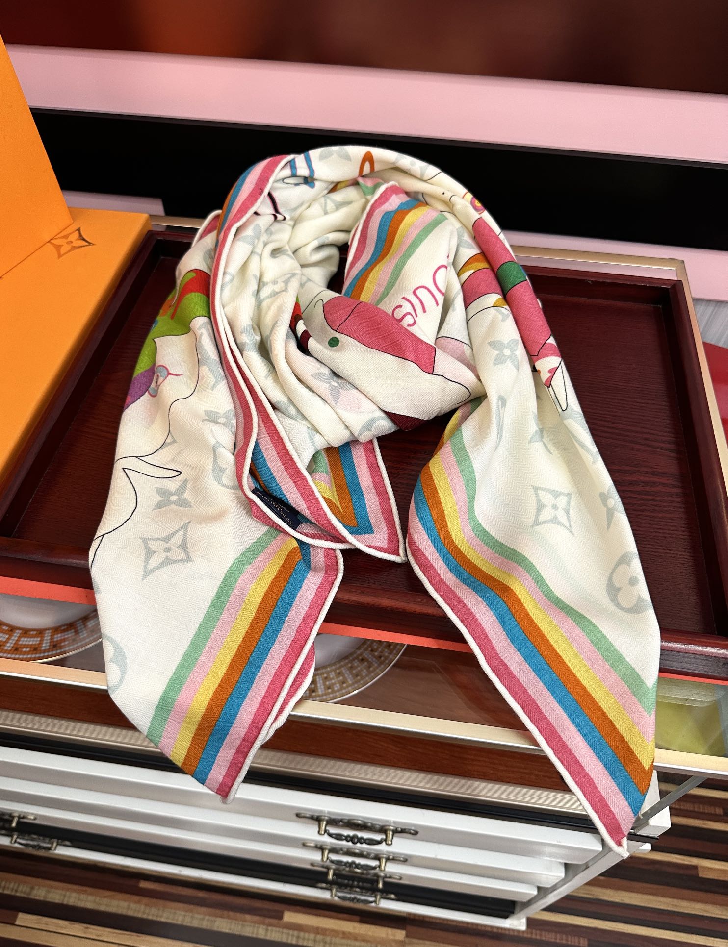 新款❤️LV 太美了ZG同步 【双面同色】今年最流行的花型 经典优雅[礼物]~气质到骨子里[色]新一季的