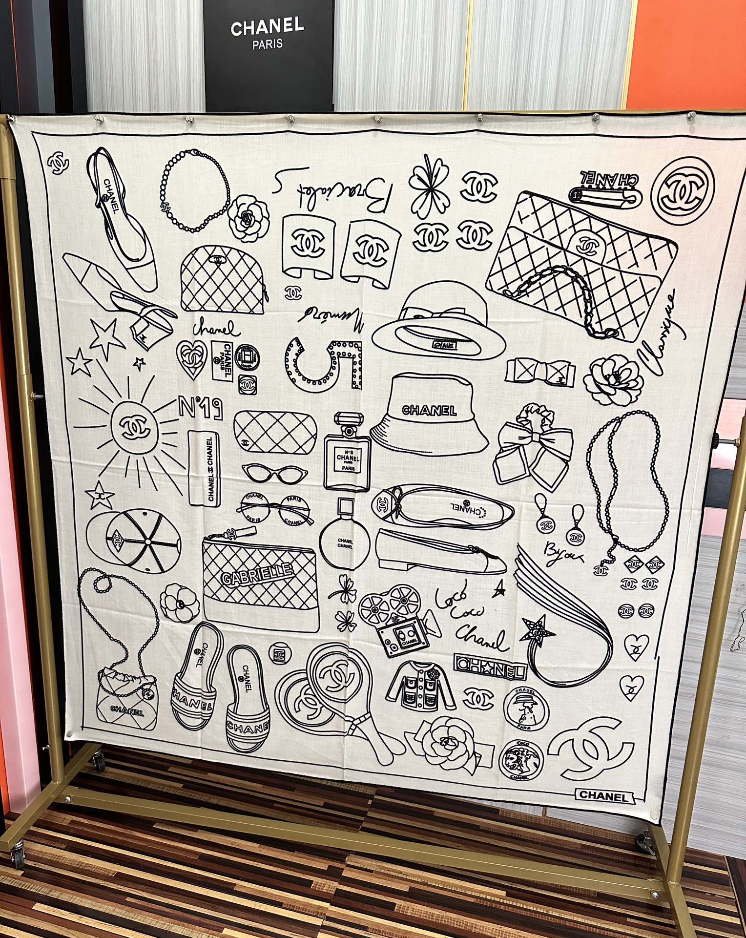 上新。香奈儿 2025【双面同色】经典双鞋子🥿包包、帽子🎩图案~气质到骨子里[色]香奶奶新一季的面料超高