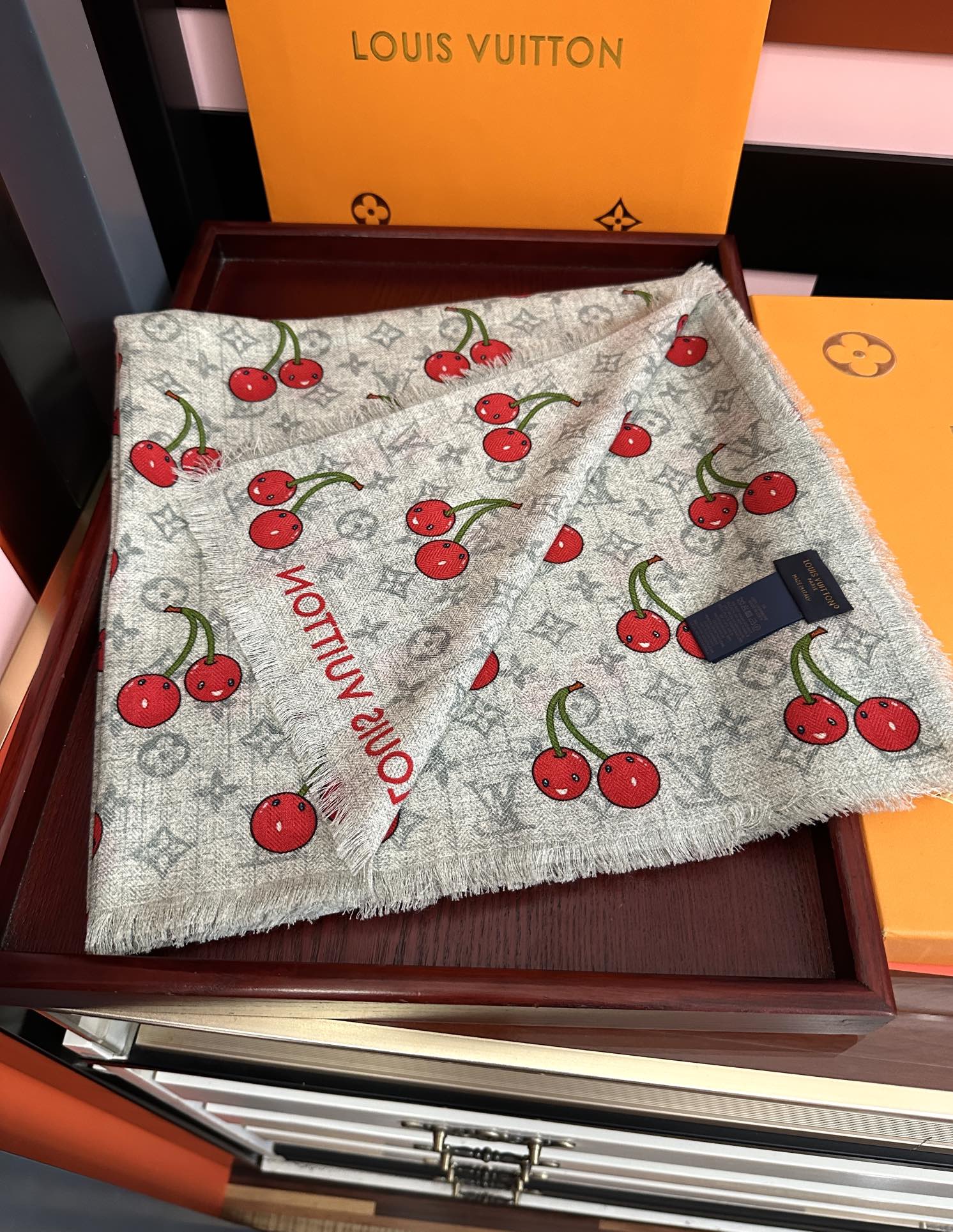 上新❤️LV 2025【双面同色樱桃🍒】经典优雅[礼物]~气质到骨子里[色]新一季的面料超高级，真心超级