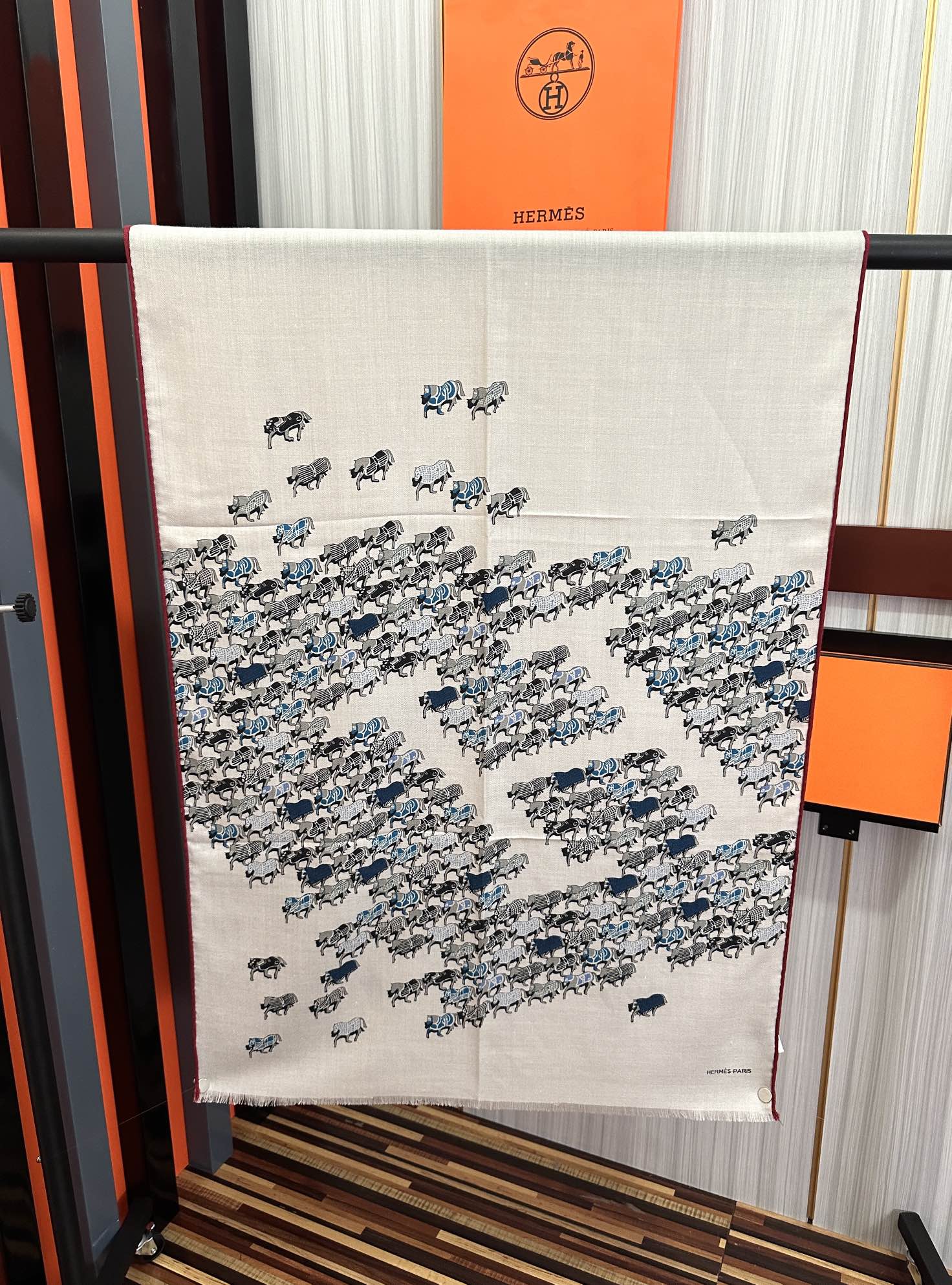 上新 爱马仕。【双面同色小马跳跃】太美了[吃瓜]下手一定要快[嘴唇]四季都可以用[勾引]真心美的让人非常