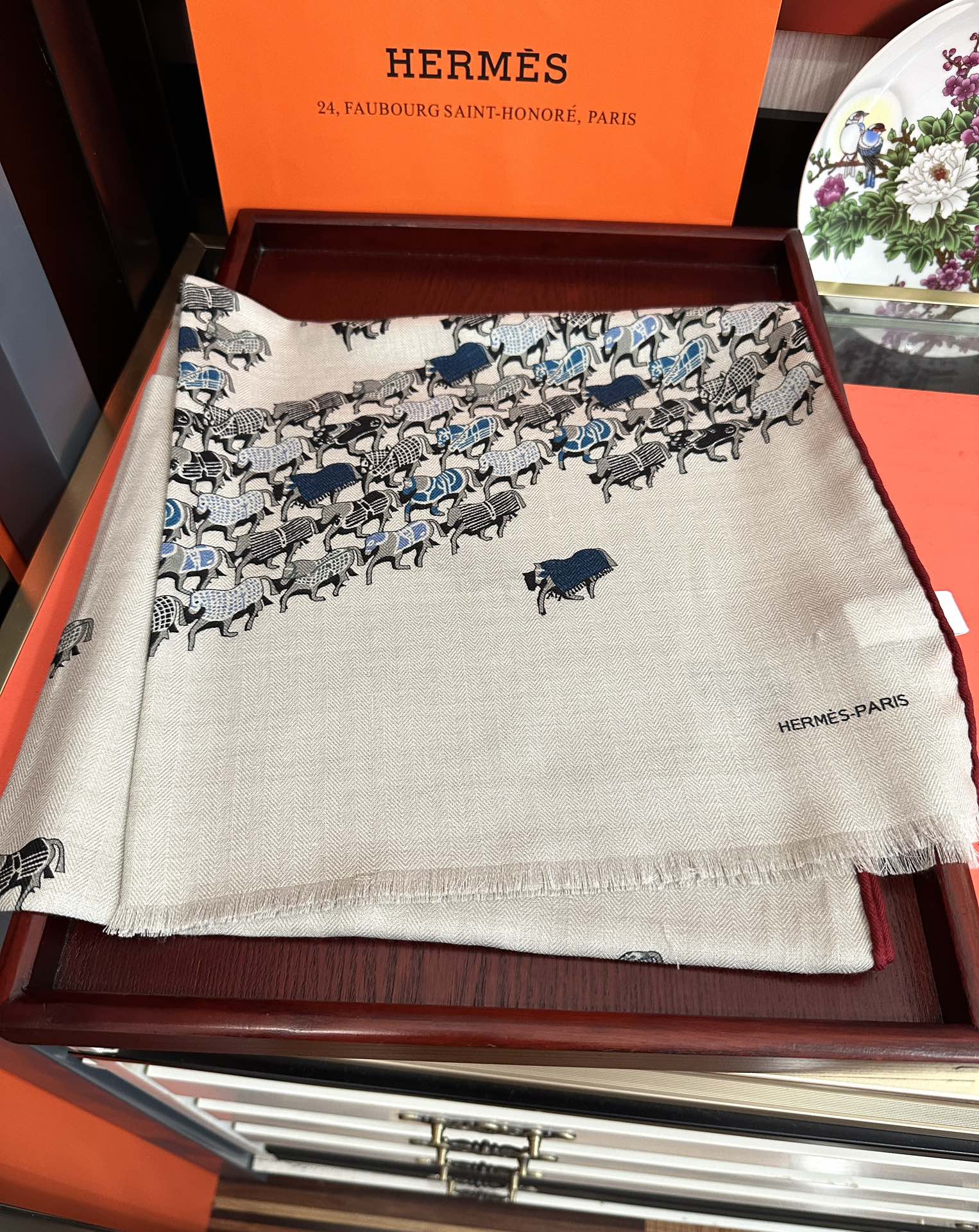 上新 爱马仕。【双面同色小马跳跃】太美了[吃瓜]下手一定要快[嘴唇]四季都可以用[勾引]真心美的让人非常