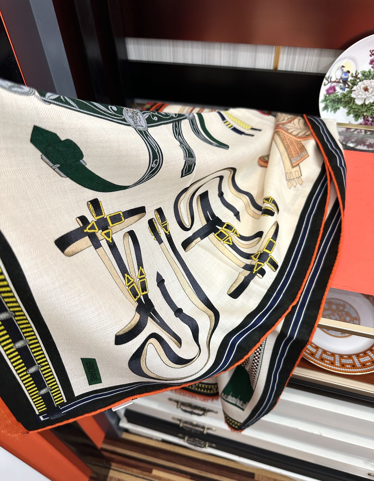 上新 爱马仕。2010【双面同色骏马】太美了[吃瓜][嘴唇]四季都可以用[勾引]真心美的让人非常非上身效