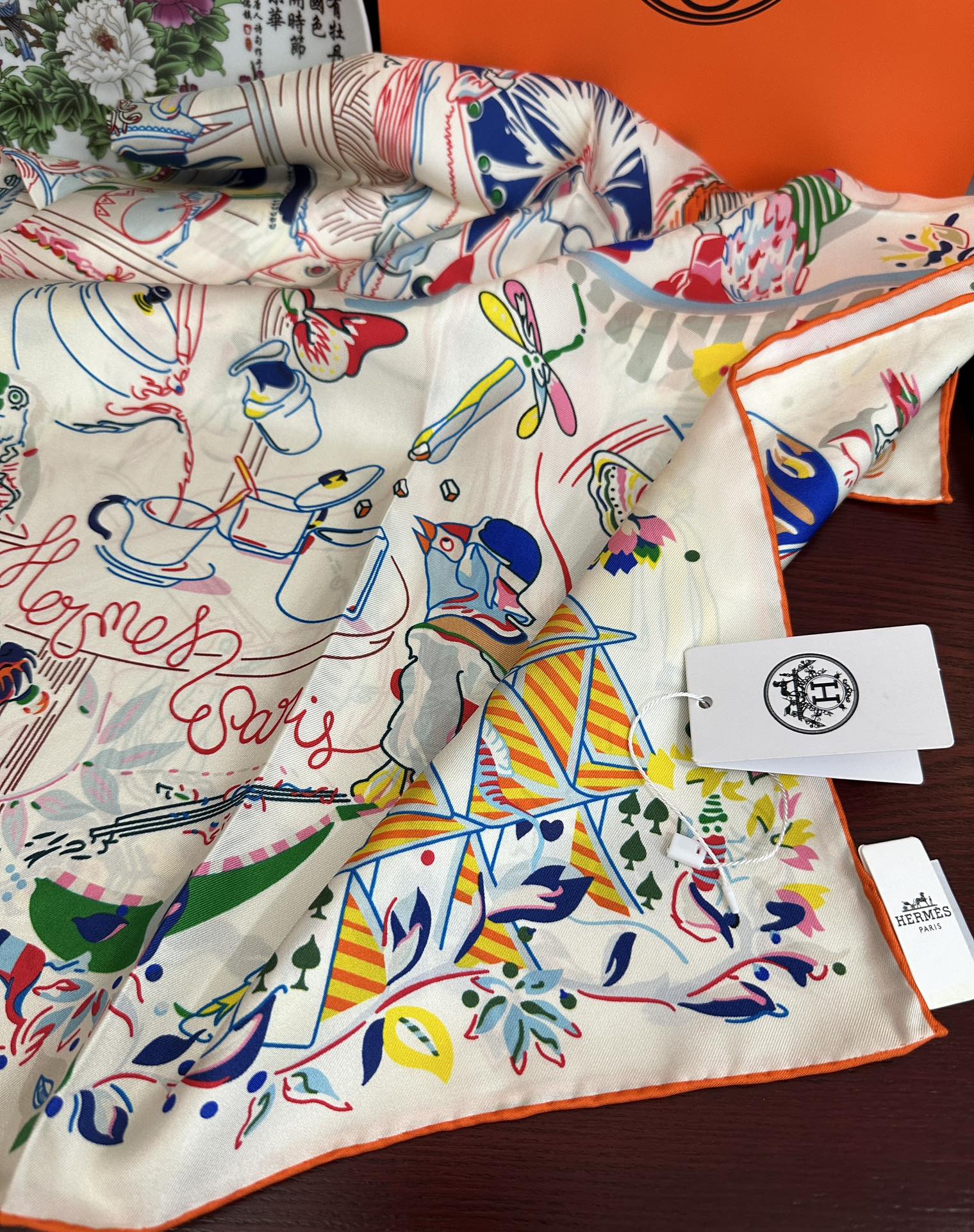 🔥高版本 爱马仕 官网同步【埃米尔奇幻之夜 】设计师：Virginie 夜幕降临在圣奥诺雷街（rue d