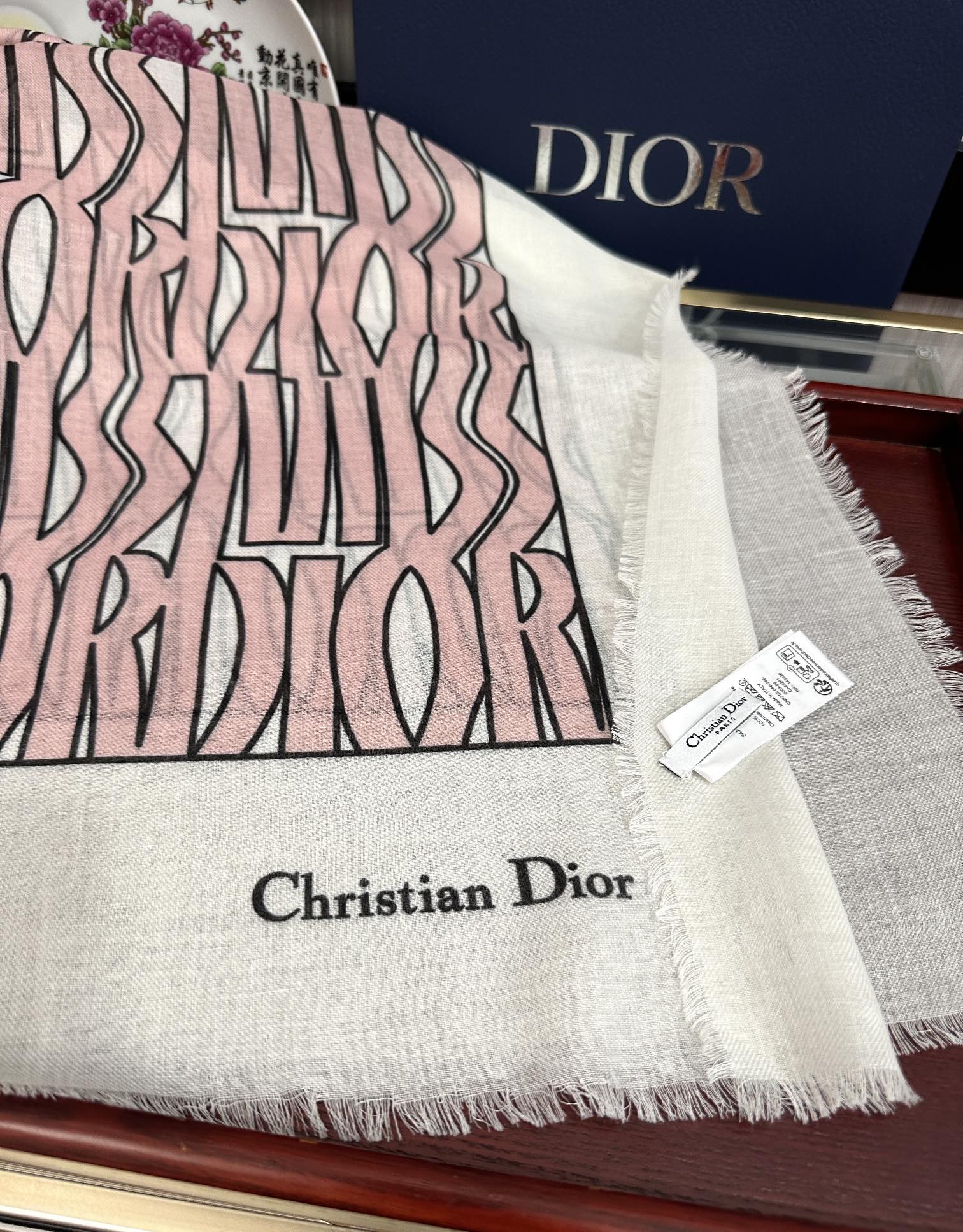 🔥 迪奥 新款羊绒围巾长款披肩[爱心]纯粹的高级和时髦感[玫瑰]太有品味了[月亮]招牌元素高端围巾披肩~