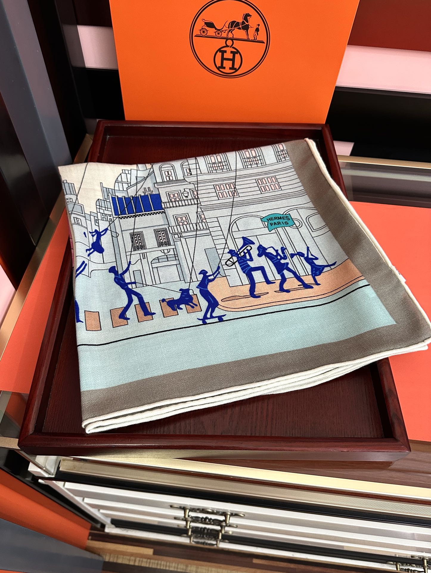 上新。爱马仕2025秋冬新款【太空探索】[爱心]新一季丝巾采购清单估计各位养马人们已经列好了[太阳]我就