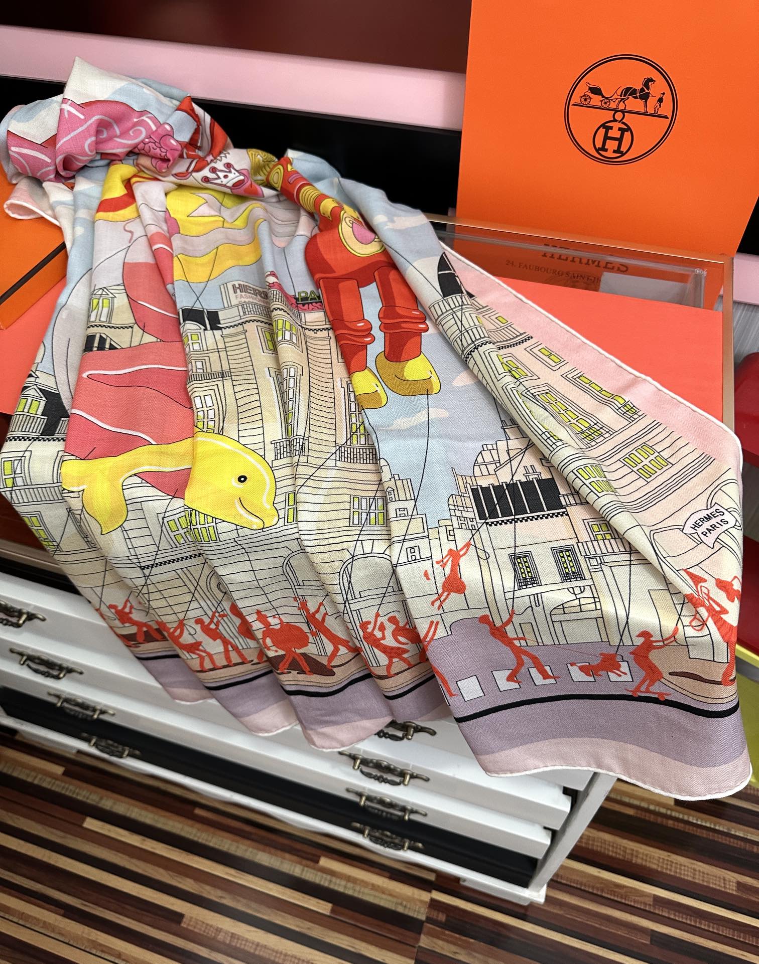 上新。爱马仕2025秋冬新款【太空探索】[爱心]新一季丝巾采购清单估计各位养马人们已经列好了[太阳]我就