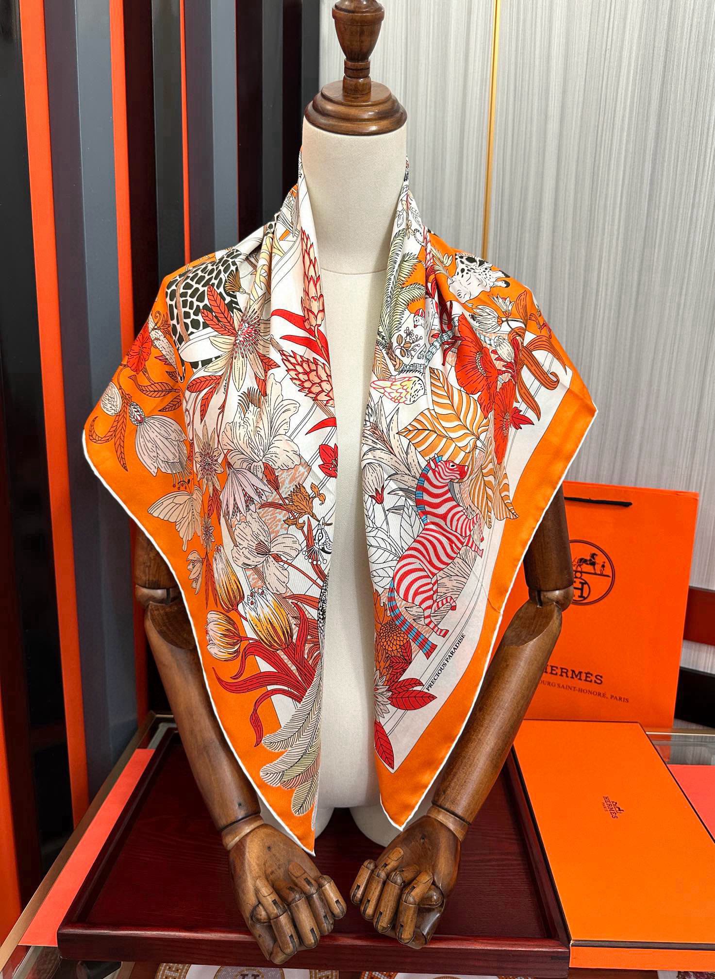 高版本🔥HERMES 【珍奇乐园】[太阳]精致卷边[嘴唇]品质感很显好[得意]好搭到上瘾的丝巾[色]带着