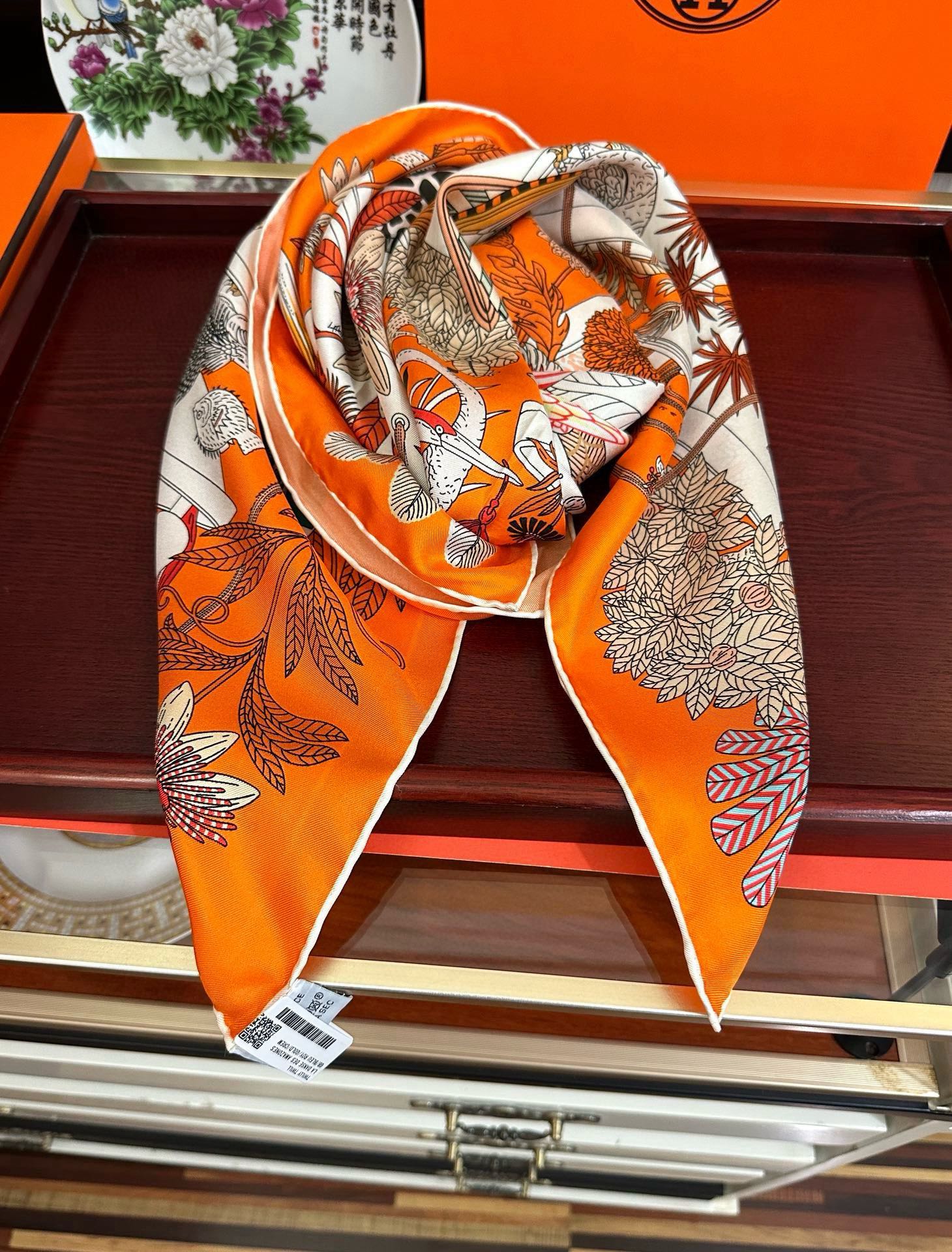 高版本🔥HERMES 【珍奇乐园】[太阳]精致卷边[嘴唇]品质感很显好[得意]好搭到上瘾的丝巾[色]带着