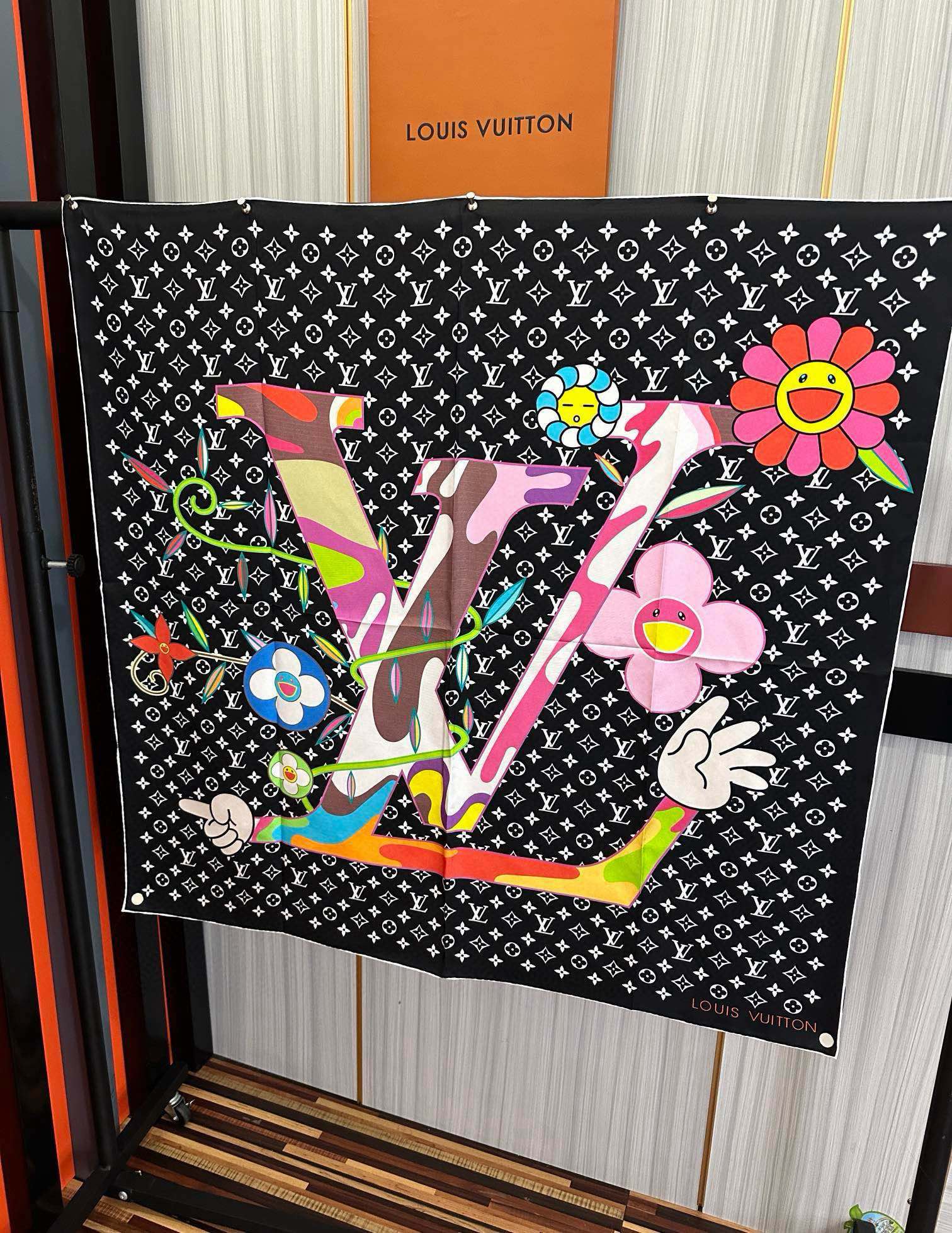 🔥新品LV专柜同步【18mm双面同色】太美了[庆祝]“L家”90典藏方巾通过别致的经典色彩向原创设计致敬