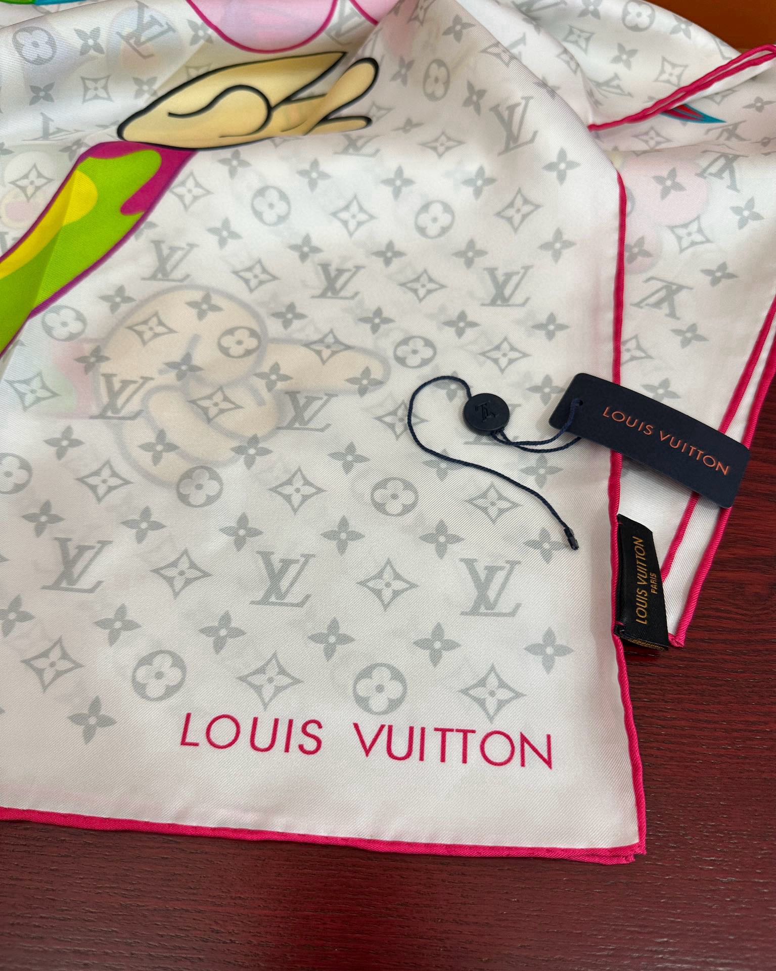 🔥新品LV专柜同步【18mm双面同色】太美了[庆祝]“L家”90典藏方巾通过别致的经典色彩向原创设计致敬