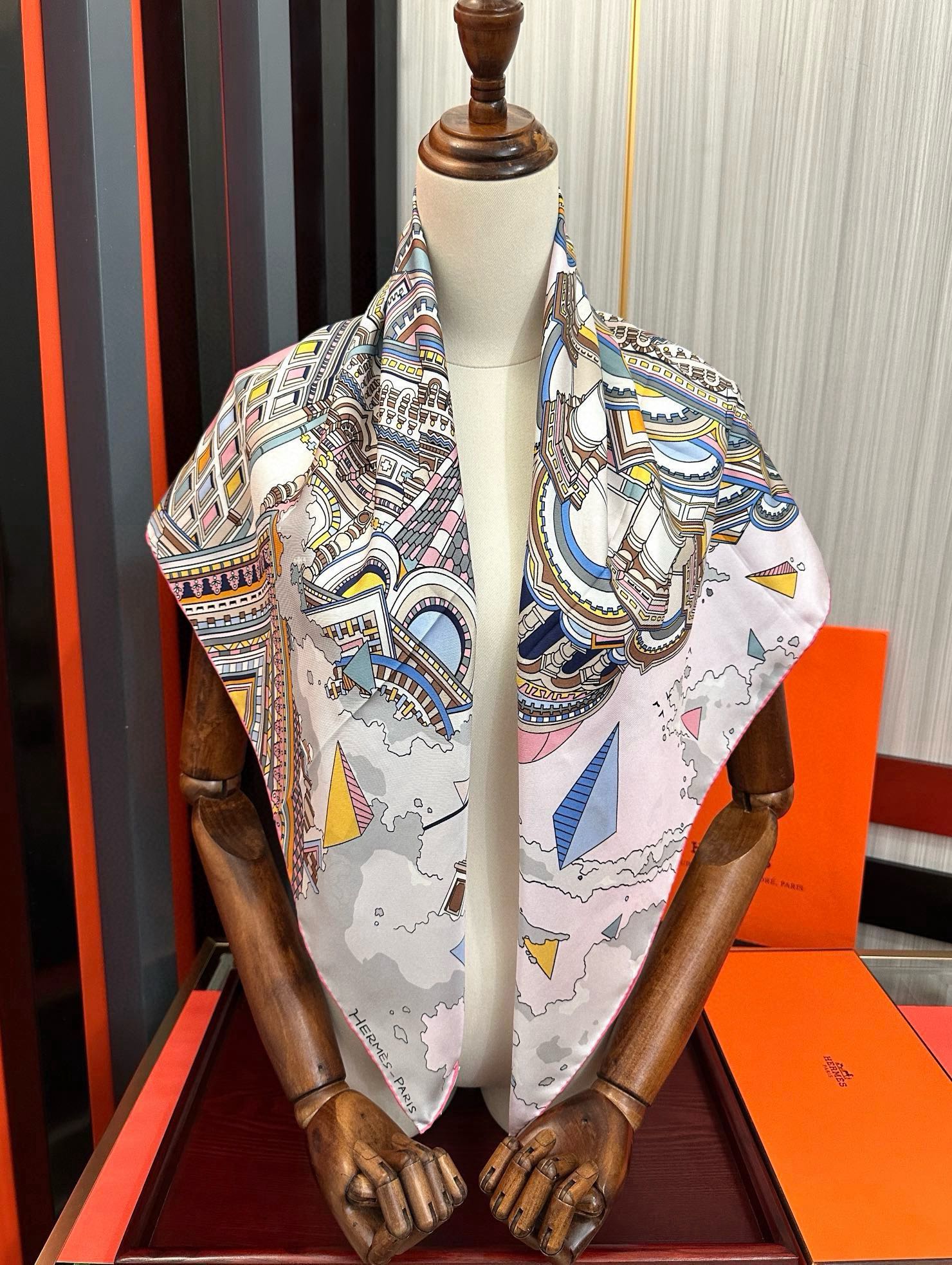 🔥高品质 爱马仕 2025新款太美了【骏马奔腾】精致手工卷边，买到都说好👍下手一定要快高端 大爱❤️女人