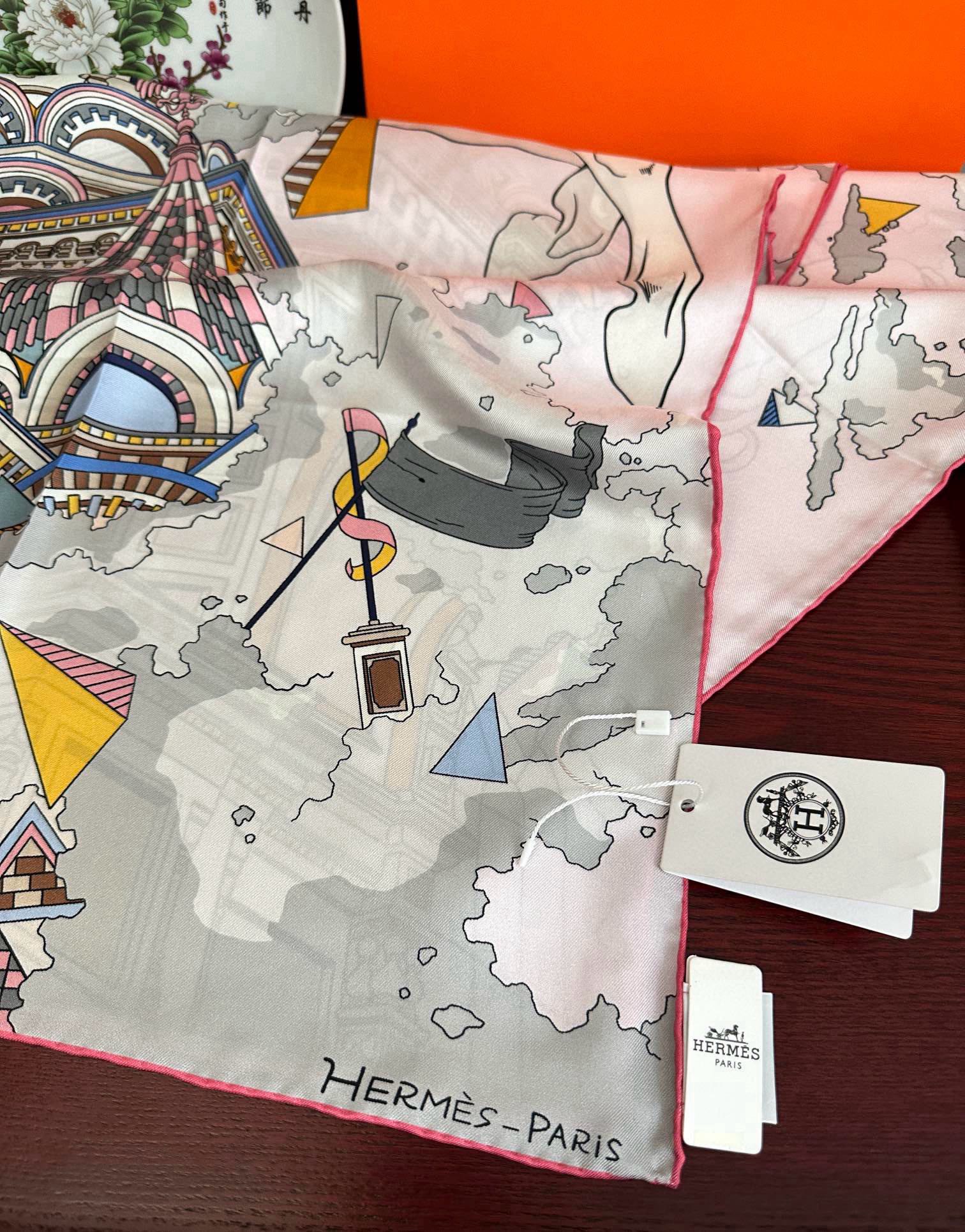 🔥高品质 爱马仕 2025新款太美了【骏马奔腾】精致手工卷边，买到都说好👍下手一定要快高端 大爱❤️女人