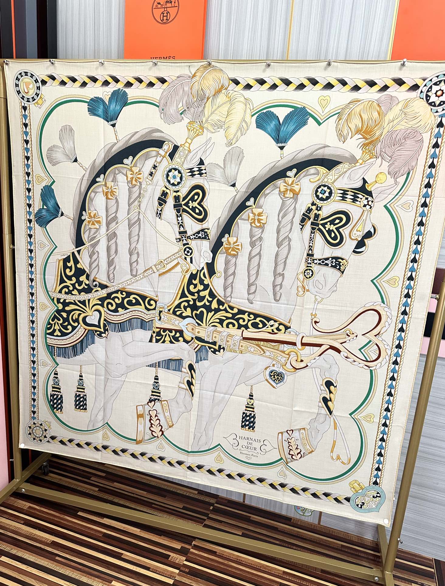 。上新 爱马仕【骏马奔腾】ZG同步 秋冬新款[爱心]新一季丝巾采购清单估计各位养马人们已经列好了[太阳]