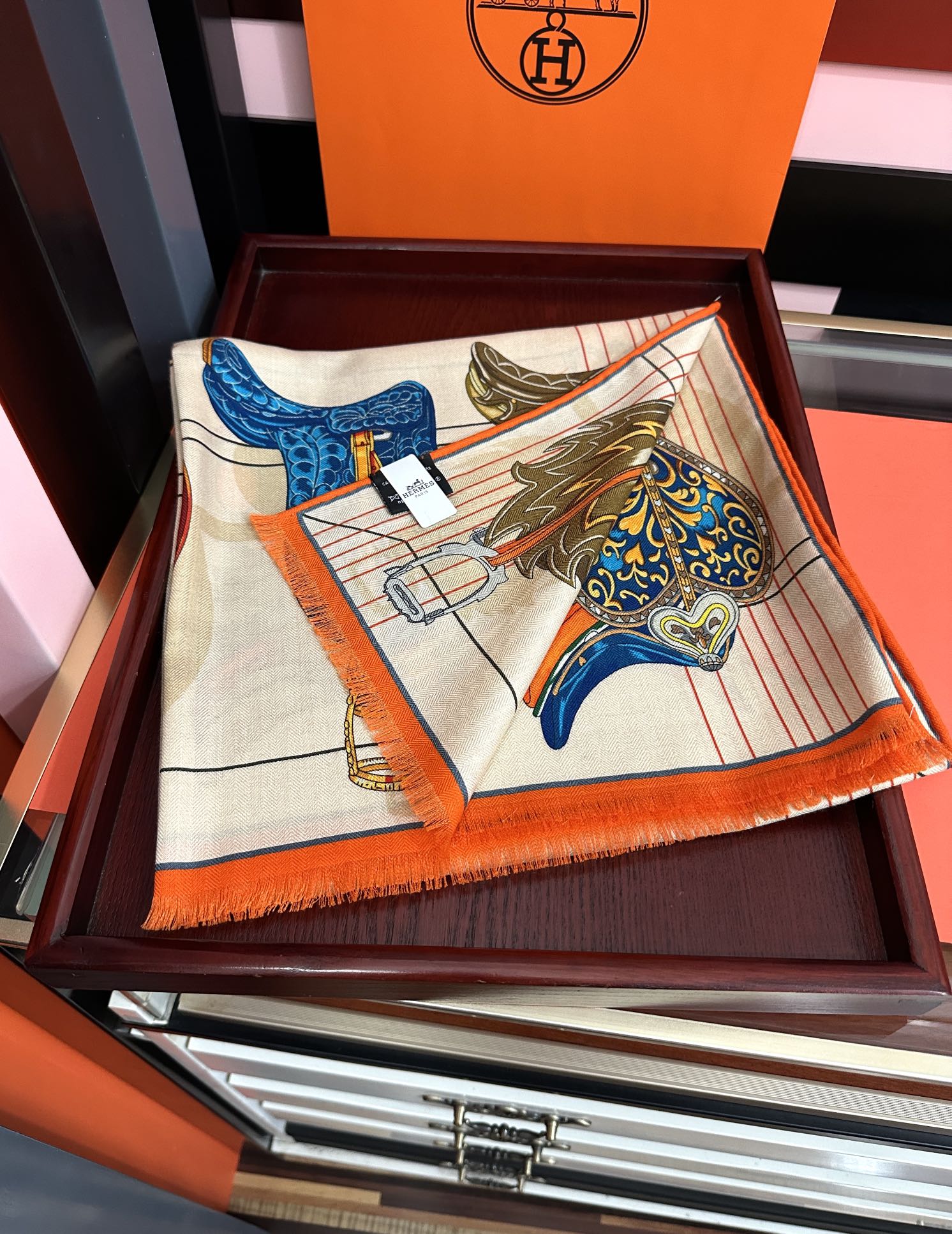 🔥新款 女士们必备款2025 新款爱马仕🔥【双面同色】太美了[吃瓜]下手一定要快[嘴唇]四季都可以用[勾