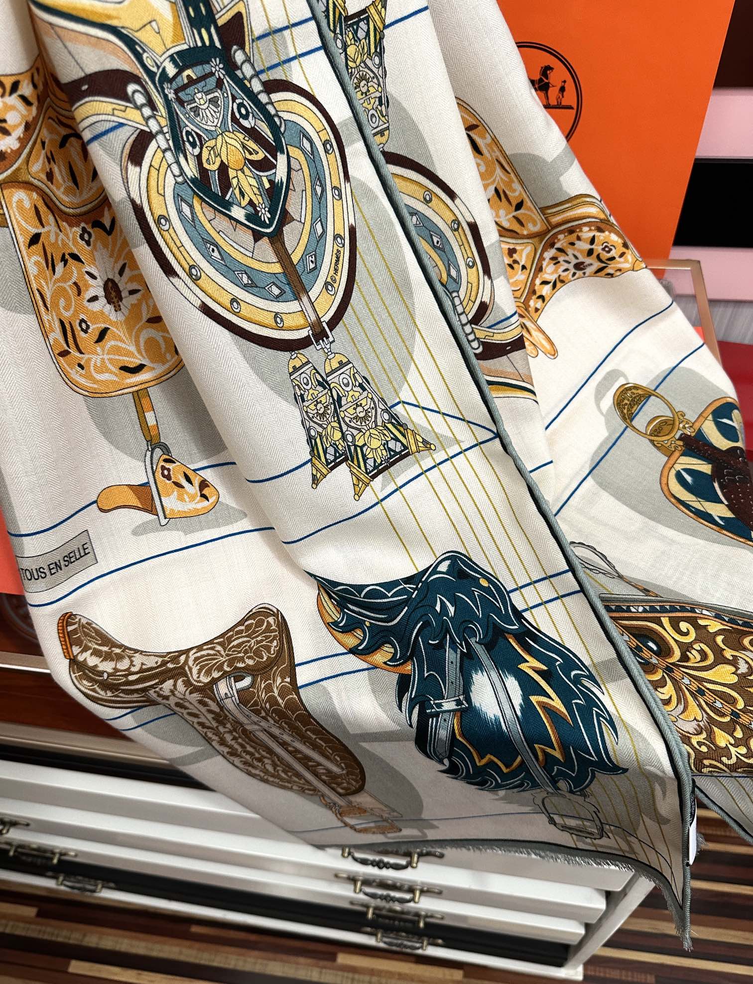 🔥新款 女士们必备款2025 新款爱马仕🔥【双面同色】太美了[吃瓜]下手一定要快[嘴唇]四季都可以用[勾