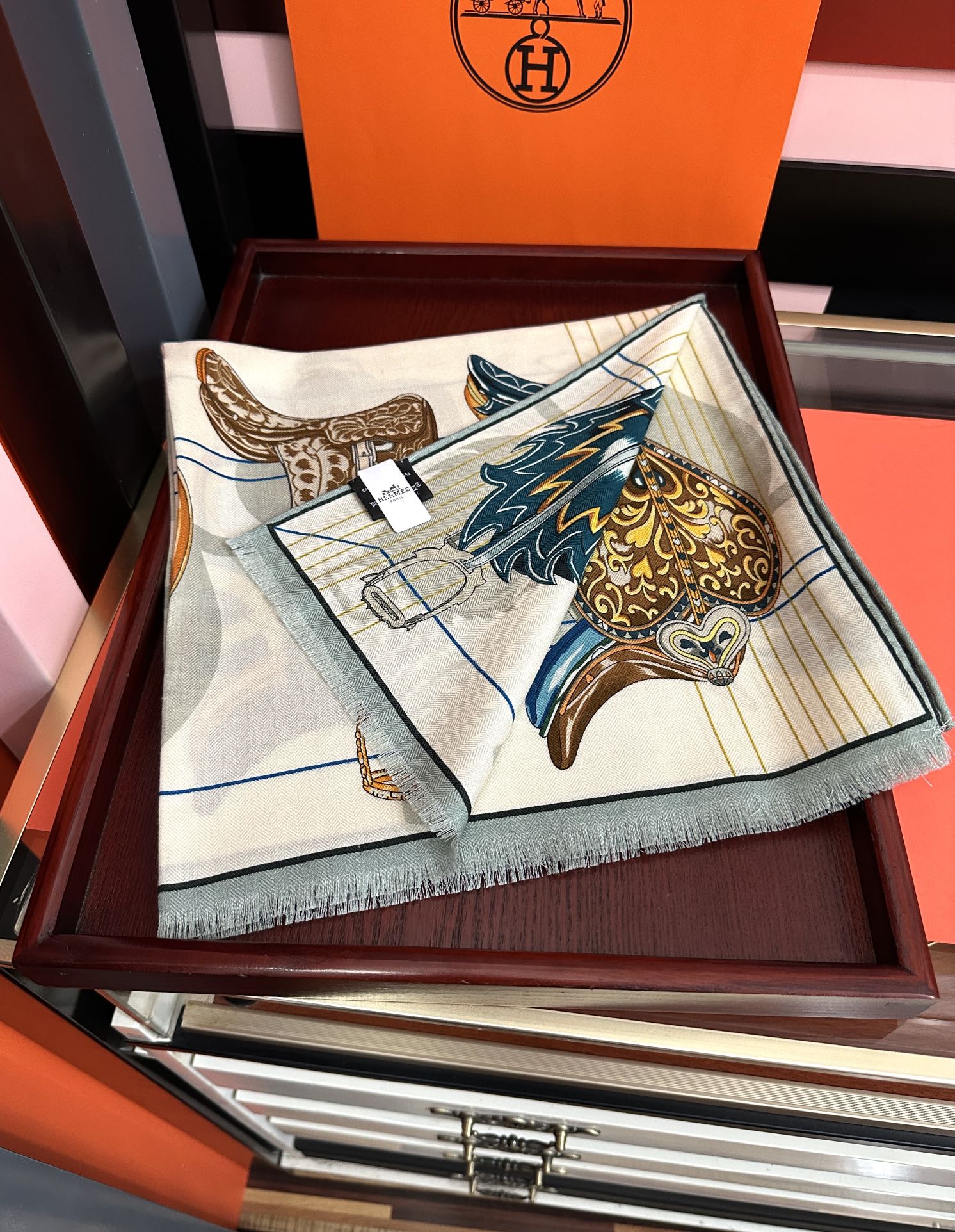 🔥新款 女士们必备款2025 新款爱马仕🔥【双面同色】太美了[吃瓜]下手一定要快[嘴唇]四季都可以用[勾