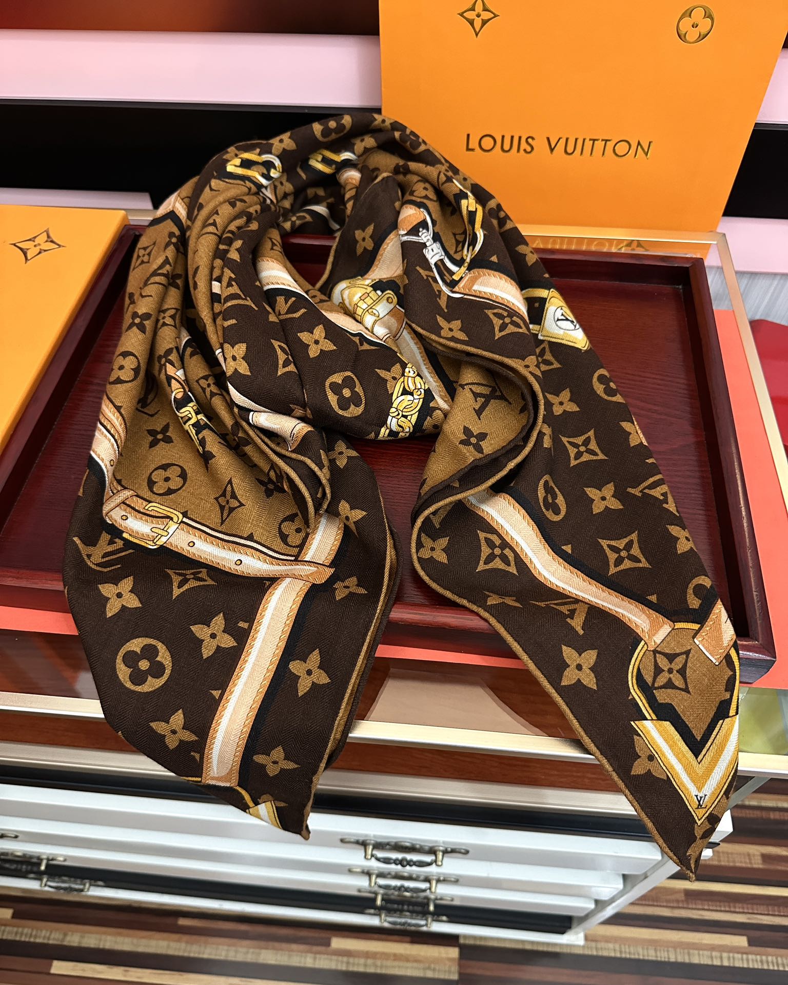 上新❤️LV 2025【双面同色热】永远都是那么经典优雅[礼物]~气质到骨子里[色]新一季的面料超高级，