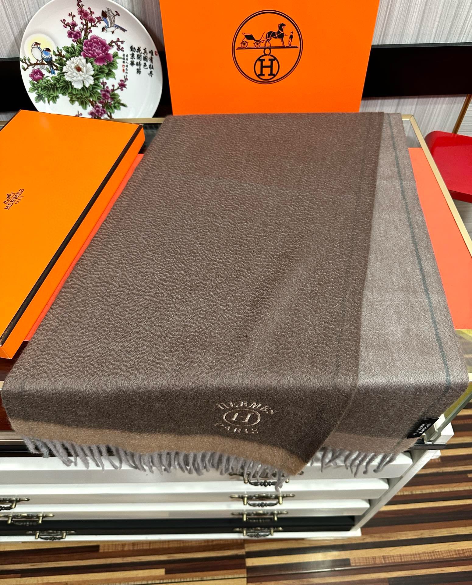 上新。 85%山羊绒 爱马仕[爱心]采用内蒙古山羊绒，2025最新款男女通用情侣款👫重磅推荐💥 经典的格