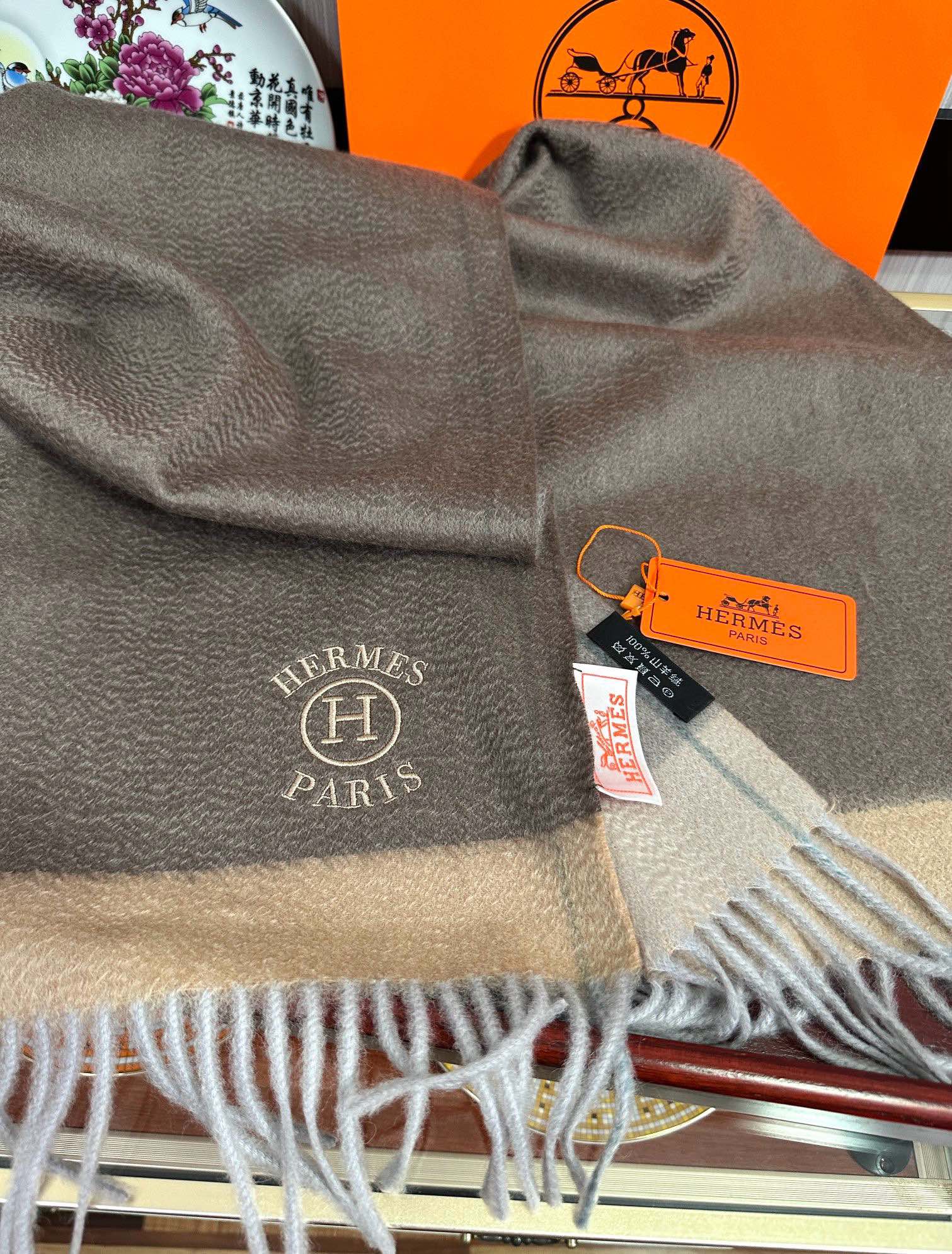 上新。 85%山羊绒 爱马仕[爱心]采用内蒙古山羊绒，2025最新款男女通用情侣款👫重磅推荐💥 经典的格