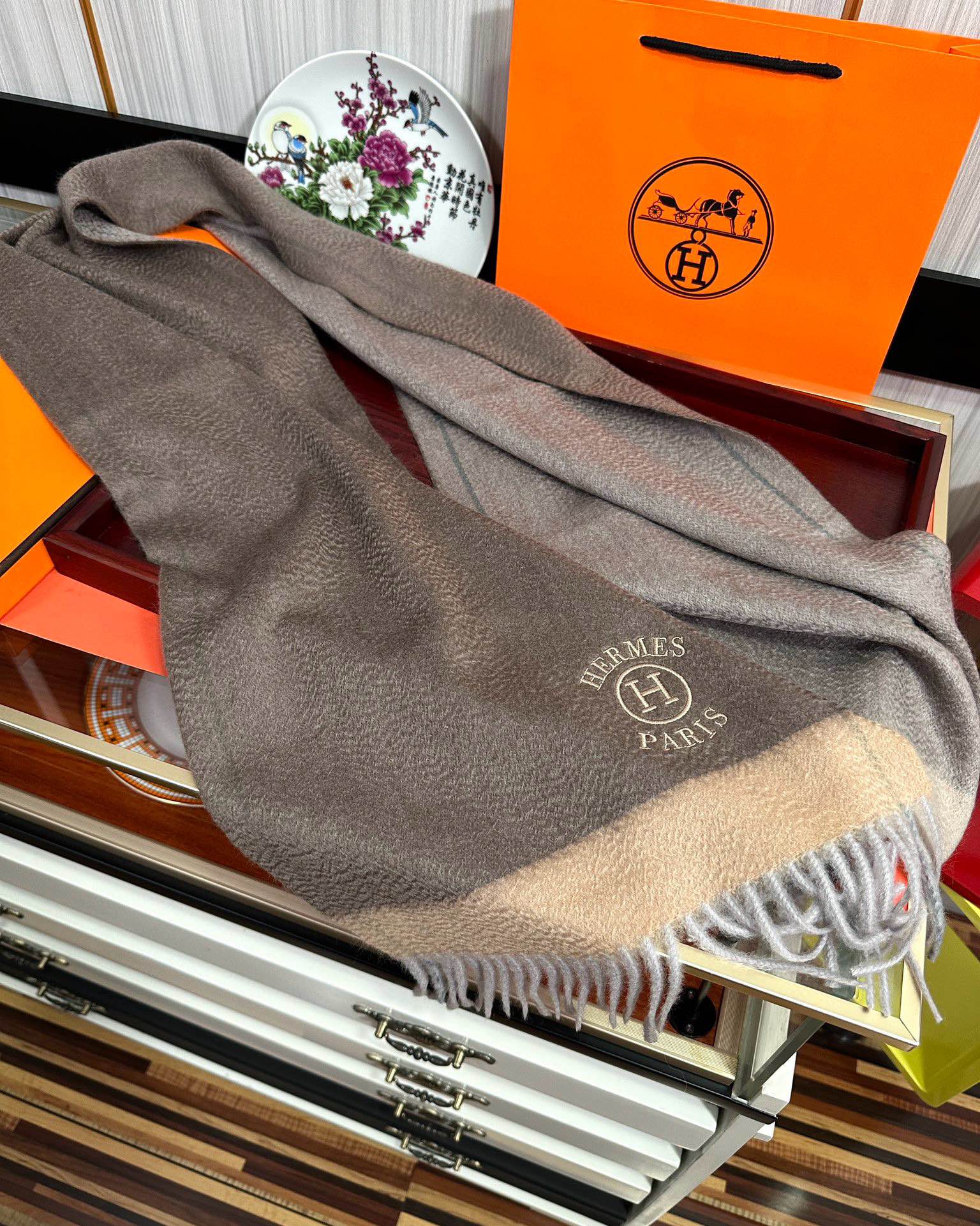 上新。 85%山羊绒 爱马仕[爱心]采用内蒙古山羊绒，2025最新款男女通用情侣款👫重磅推荐💥 经典的格