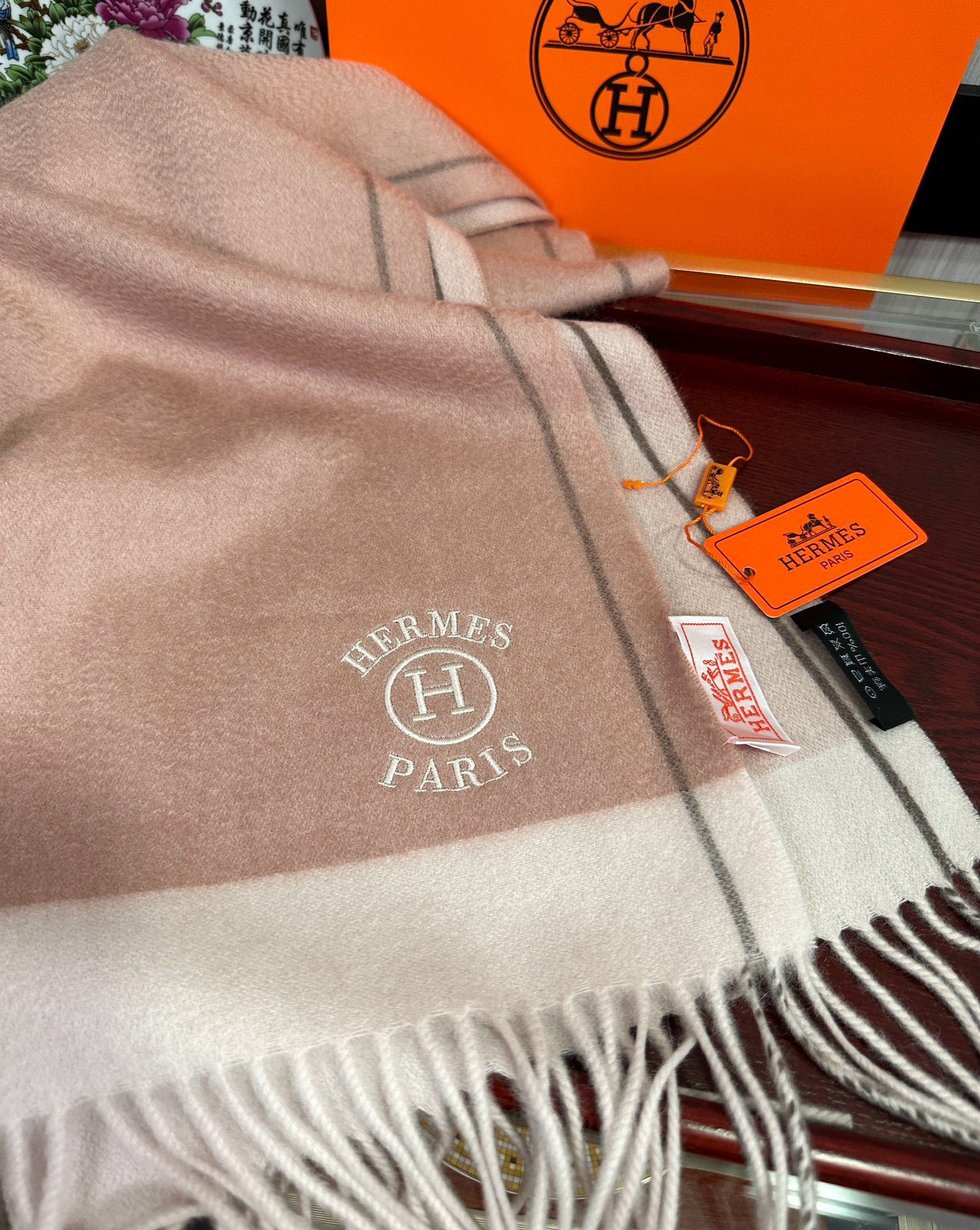 上新。 85%山羊绒 爱马仕[爱心]采用内蒙古山羊绒，2025最新款男女通用情侣款👫重磅推荐💥 经典的格