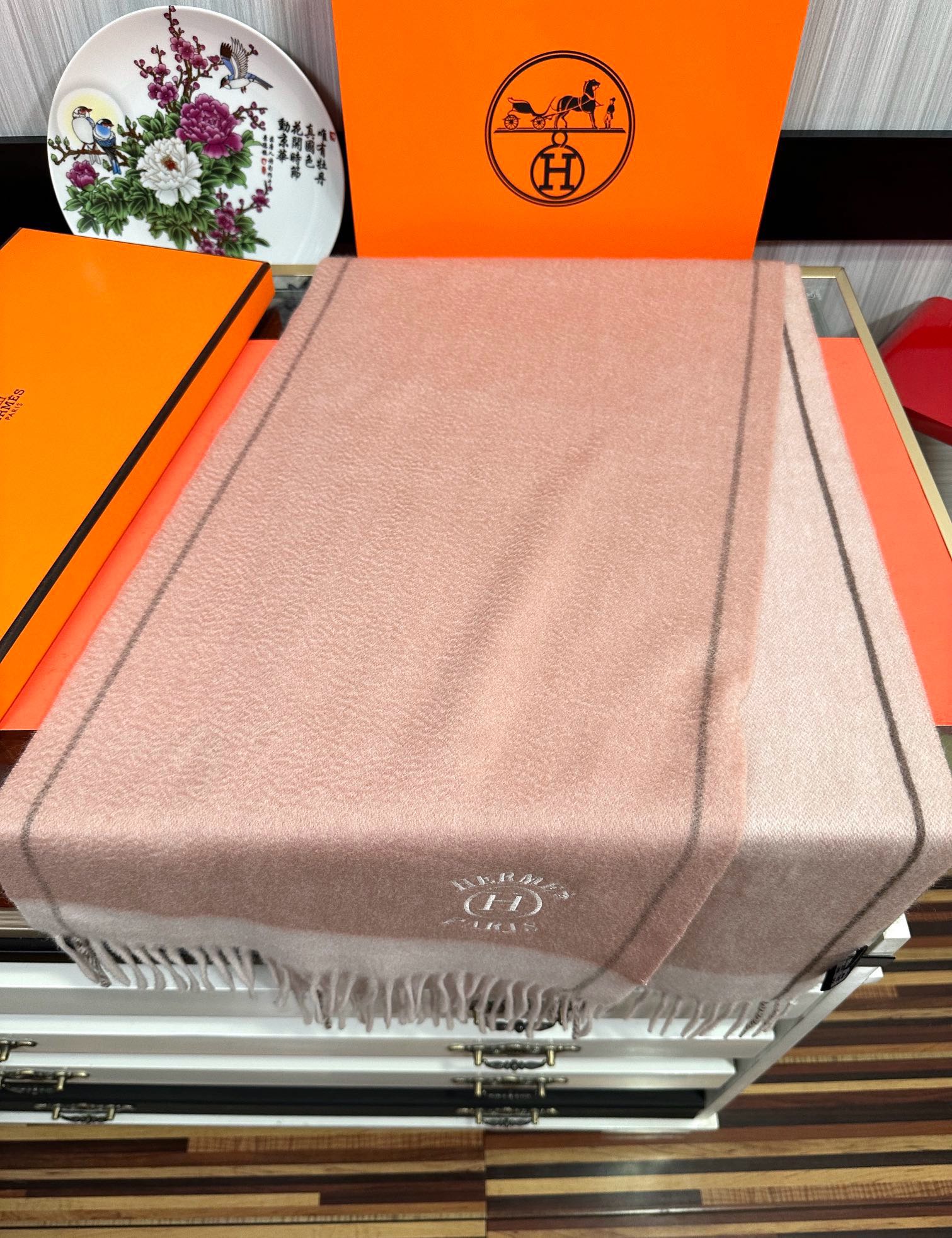 上新。 85%山羊绒 爱马仕[爱心]采用内蒙古山羊绒，2025最新款男女通用情侣款👫重磅推荐💥 经典的格