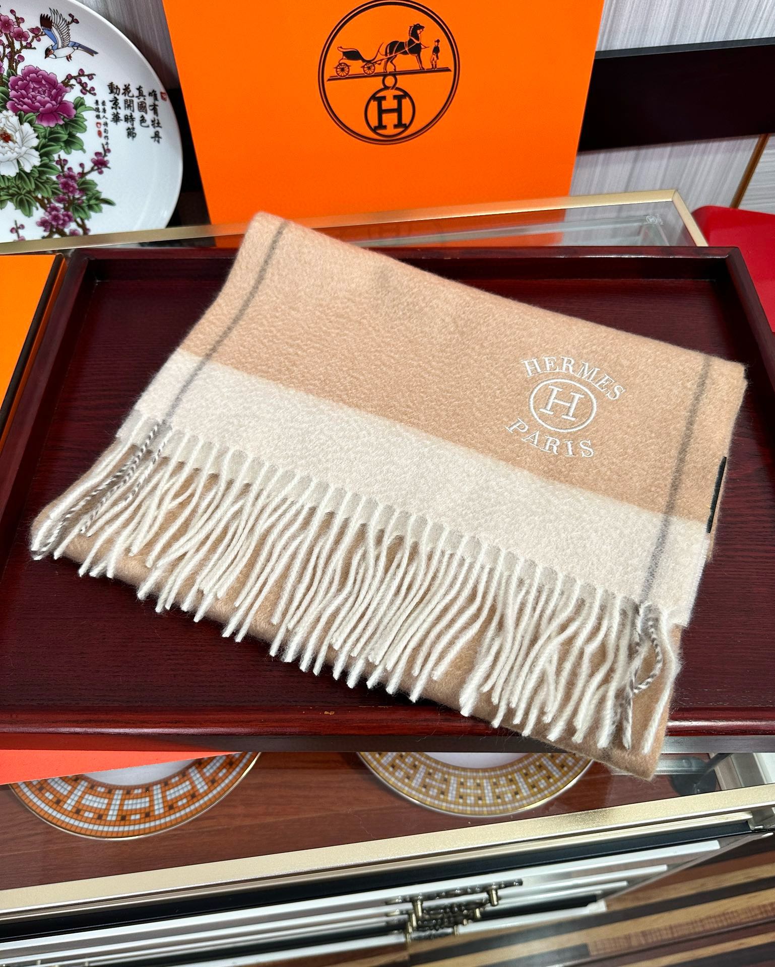 上新。 85%山羊绒 爱马仕[爱心]采用内蒙古山羊绒，2025最新款男女通用情侣款👫重磅推荐💥 经典的格