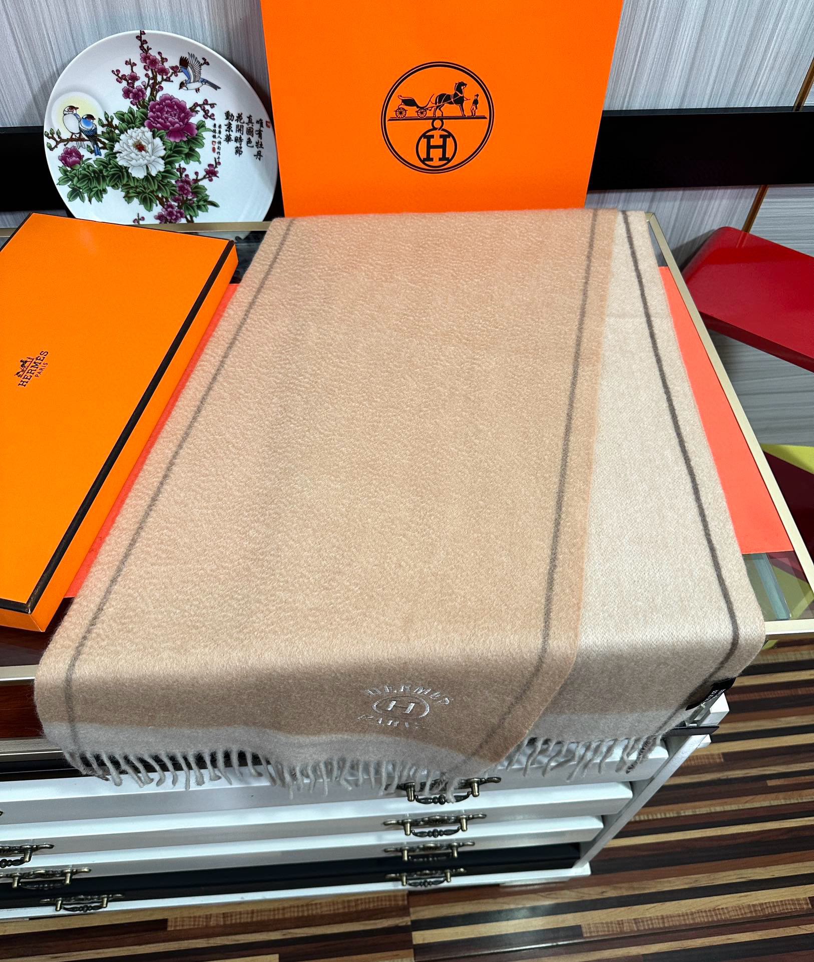 上新。 85%山羊绒 爱马仕[爱心]采用内蒙古山羊绒，2025最新款男女通用情侣款👫重磅推荐💥 经典的格