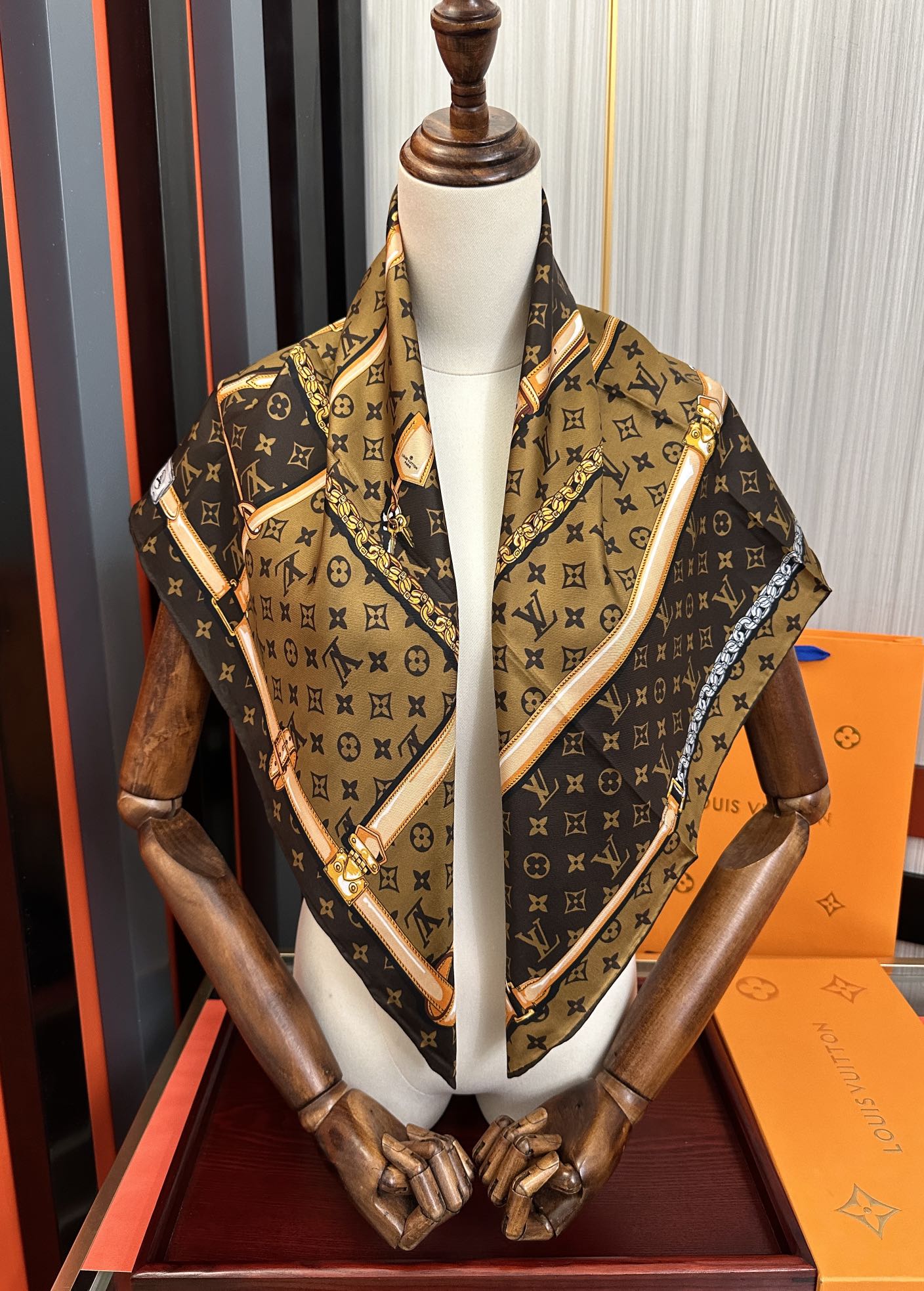 上新，L家 2025年最新款🔥💃💄女神及日常都非常好搭配的款😍平时穿搭也非常好搭配，整个人看起来都会神采