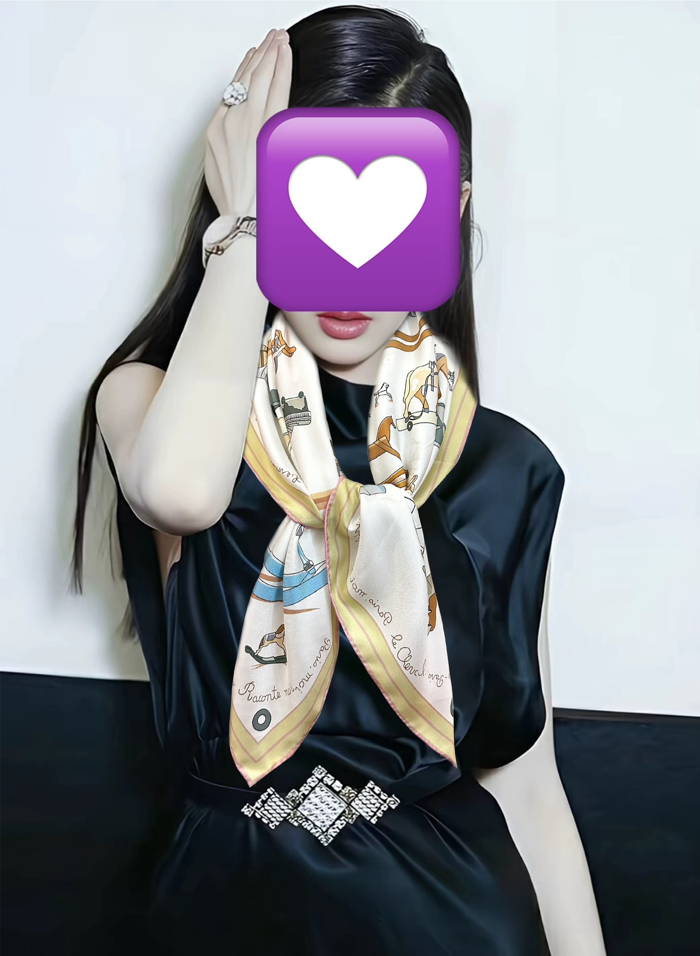 NO:587215,High-quality Hermès [Horse Galloping] official website synchronization 90 square scarf The origin of creation is in the Saint-Giles district of Belgium [lip] Architect Victor Horta (1861-1947) personally designed and built his entire residence and studio [celebration] designer Pierre Marie (Pierre Marie)  After visiting this building [呑ya], I discovered that the 'whip rope curve' unique to the Art Nouveau style was used in it [Deyi] and was inspired to create this scarf. The pattern adopts a bird's-eye view [Happy] The spiral staircase is decorated with arabesque shapes that complement the ancient mosaic floral patterns and stained glass windows [Celebration] Holding the railing, go down the stairs and enter a surreal fantasy world [Deyi] Size 90x90 Material: silk high version scarf, high version scarf, hermes, real  silk19860909高品质 爱马仕【策马奔腾】官网同步 90方巾 创作渊源在比利时的圣吉尔区[嘴唇]建筑师维克多霍塔 Horta, 1861-1947）亲自设计并建造了他的整栋居所和工作室[庆祝]设计师皮埃尔马里 (Pierre Marie) 参观了这座建筑[呲牙]发现其中运用了新艺术风格特有的“鞭索曲线”[得意]并以此为灵感创作出这款丝巾.图案采用俯视角度[愉快]旋转楼梯饰有阿拉伯花纹造型与古老的马赛克花卉图案和彩绘玻璃窗相得益彰[庆祝]手扶栏杆,拾级而下,走进超现实的奇幻世界[得意]尺寸90x90 材质:真丝高版本围巾,高版本围巾,hermes,real silk,scarf