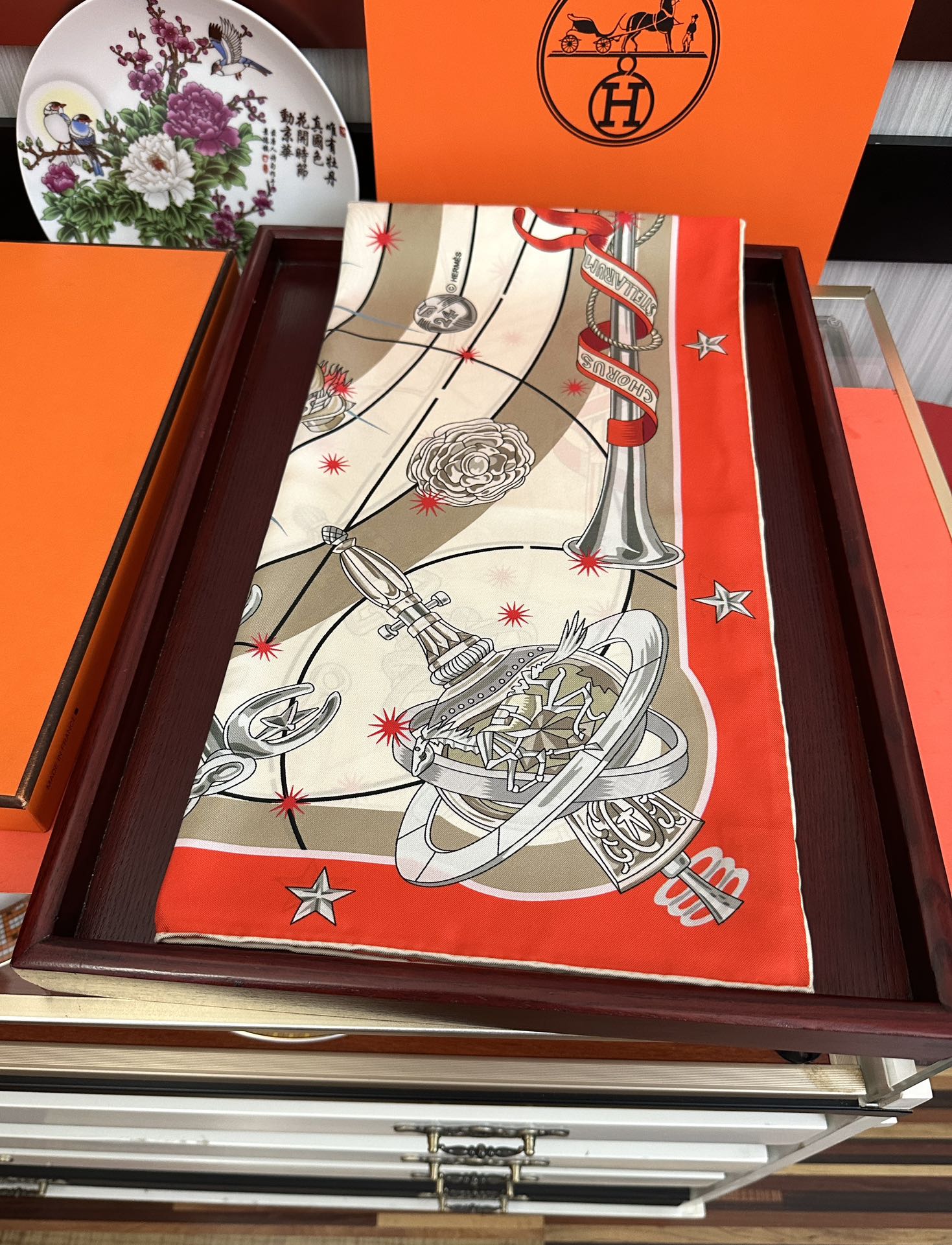 高版本🔥爱马仕【星辰合唱曲】90典藏方巾通过别致的经典色彩向原创设计致敬[太阳]作品未经重新诠释或设计[