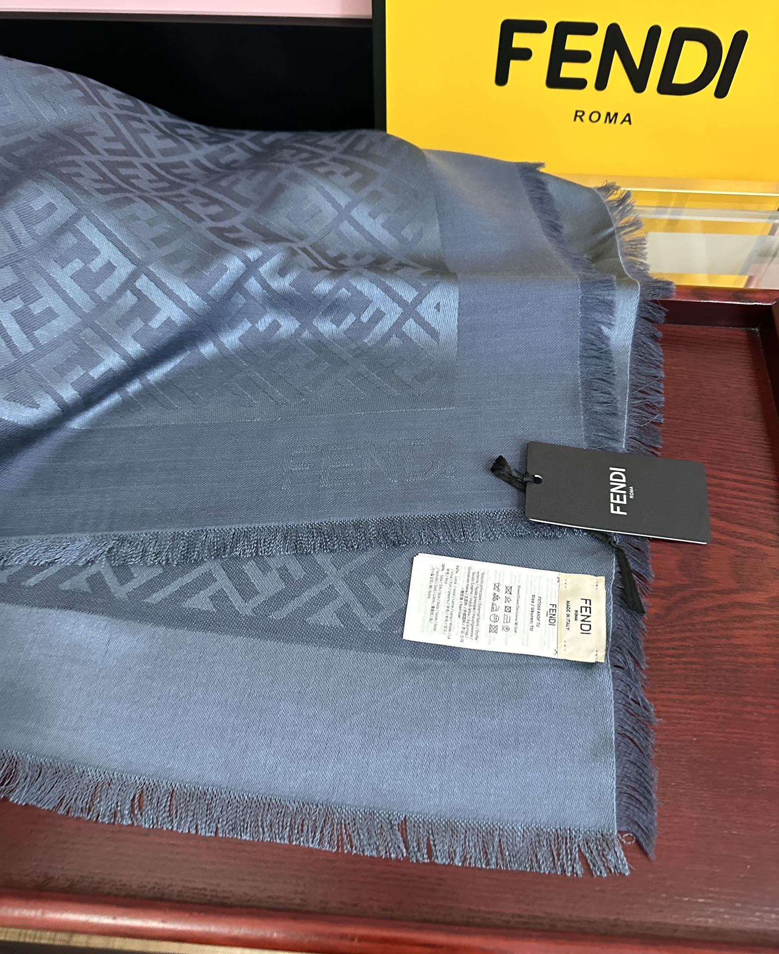 🔥新款 芬迪 ZG同步2025最新款 重磅推荐F字母标志，太美了[得意]，永不过时，好货不怕晚，经典款F