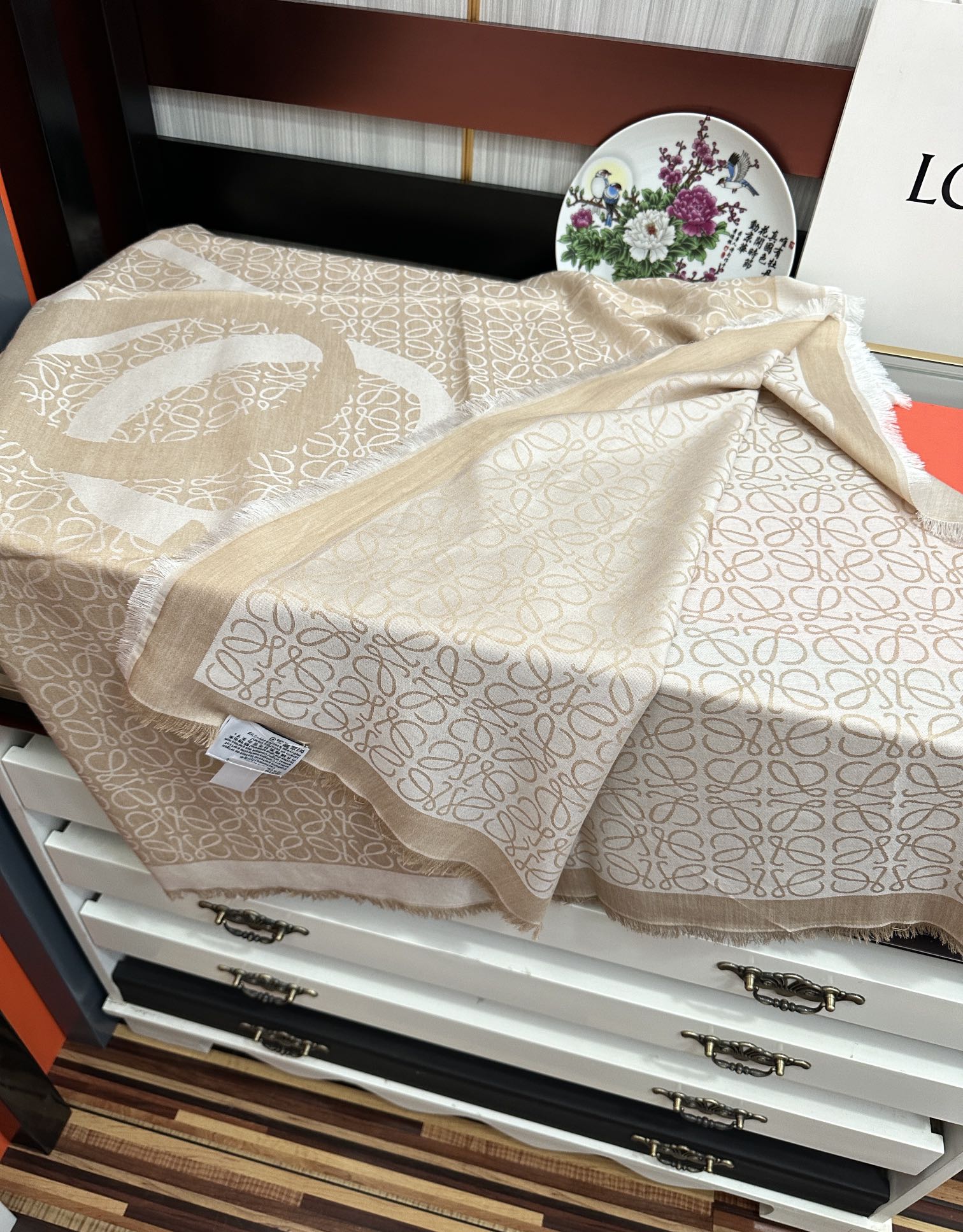 上新🔥罗意威【经典logo标志方巾】[太阳]很幸运拿到這个东西[爱心]真的不多见[强]很少在国內做订单[