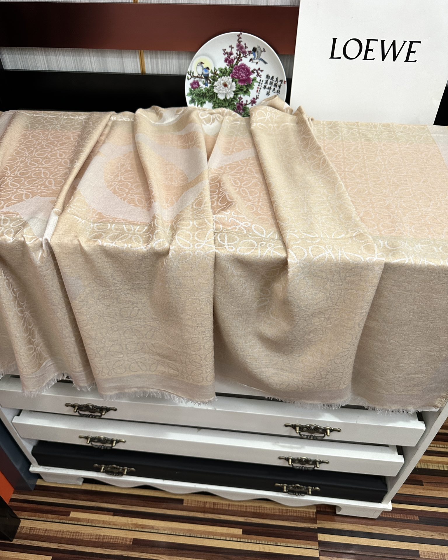 上新🔥罗意威【经典logo标志方巾】[太阳]很幸运拿到這个东西[爱心]真的不多见[强]很少在国內做订单[