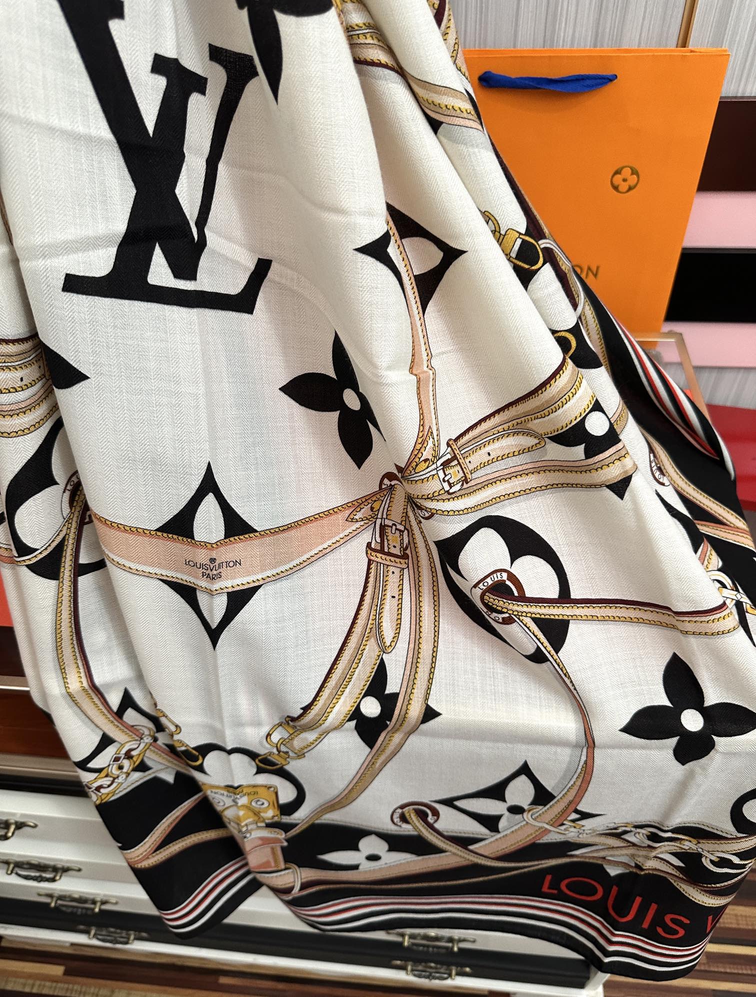 新款❤️LV 2025经典 【双面同色】经典优雅[礼物]~气质到骨子里[色]新一季的面料超高级，真心超级