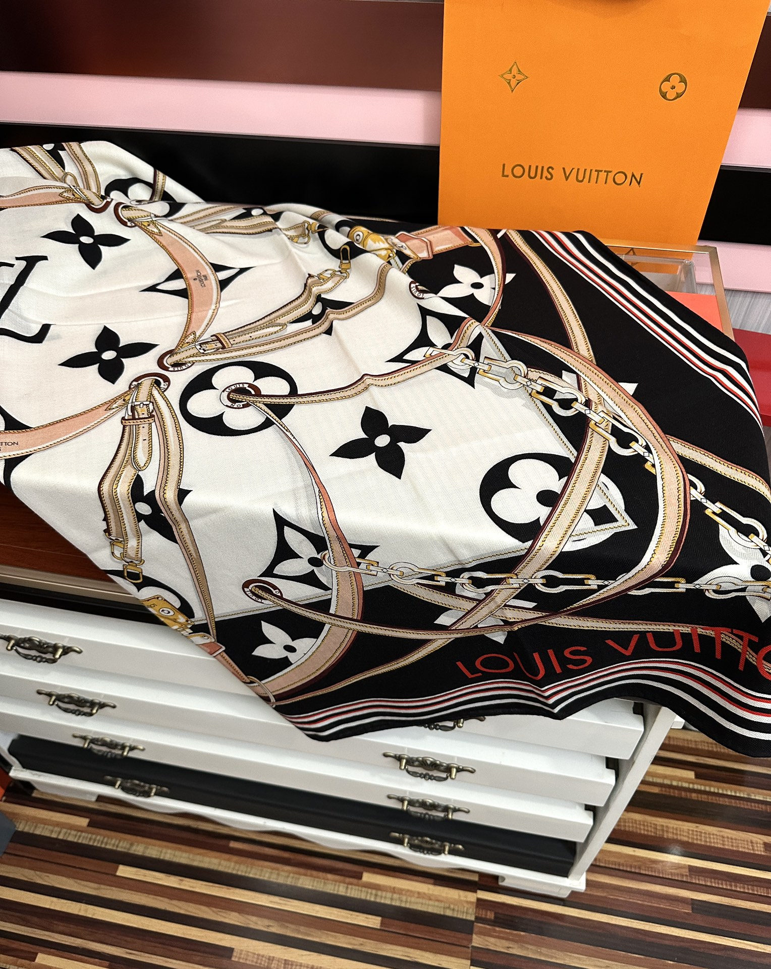 新款❤️LV 2025经典 【双面同色】经典优雅[礼物]~气质到骨子里[色]新一季的面料超高级，真心超级