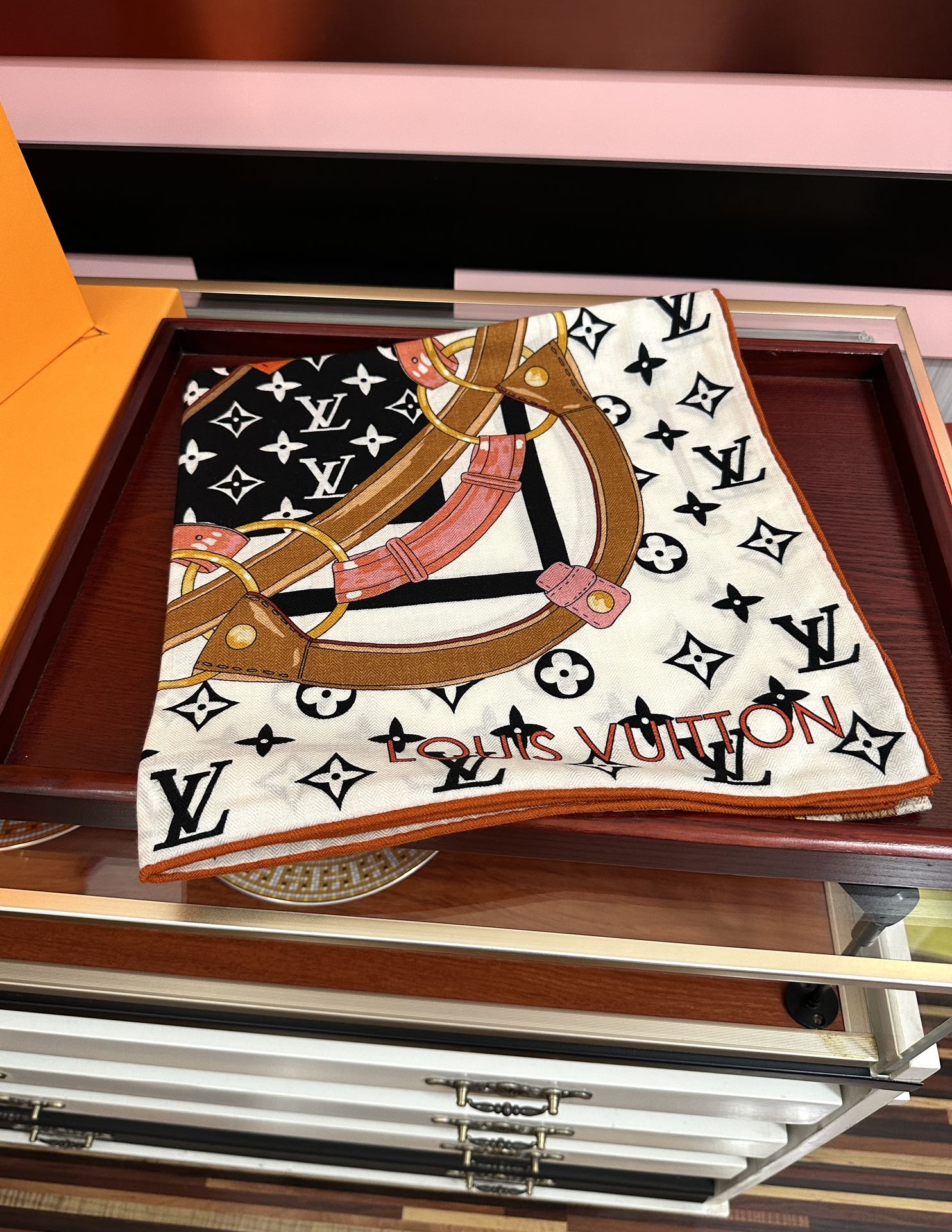 ❤️上新 太好看了 L v 高品质 2025顶级设计 ZG同步【双面同色】经典优雅[礼物]~气质到骨子里