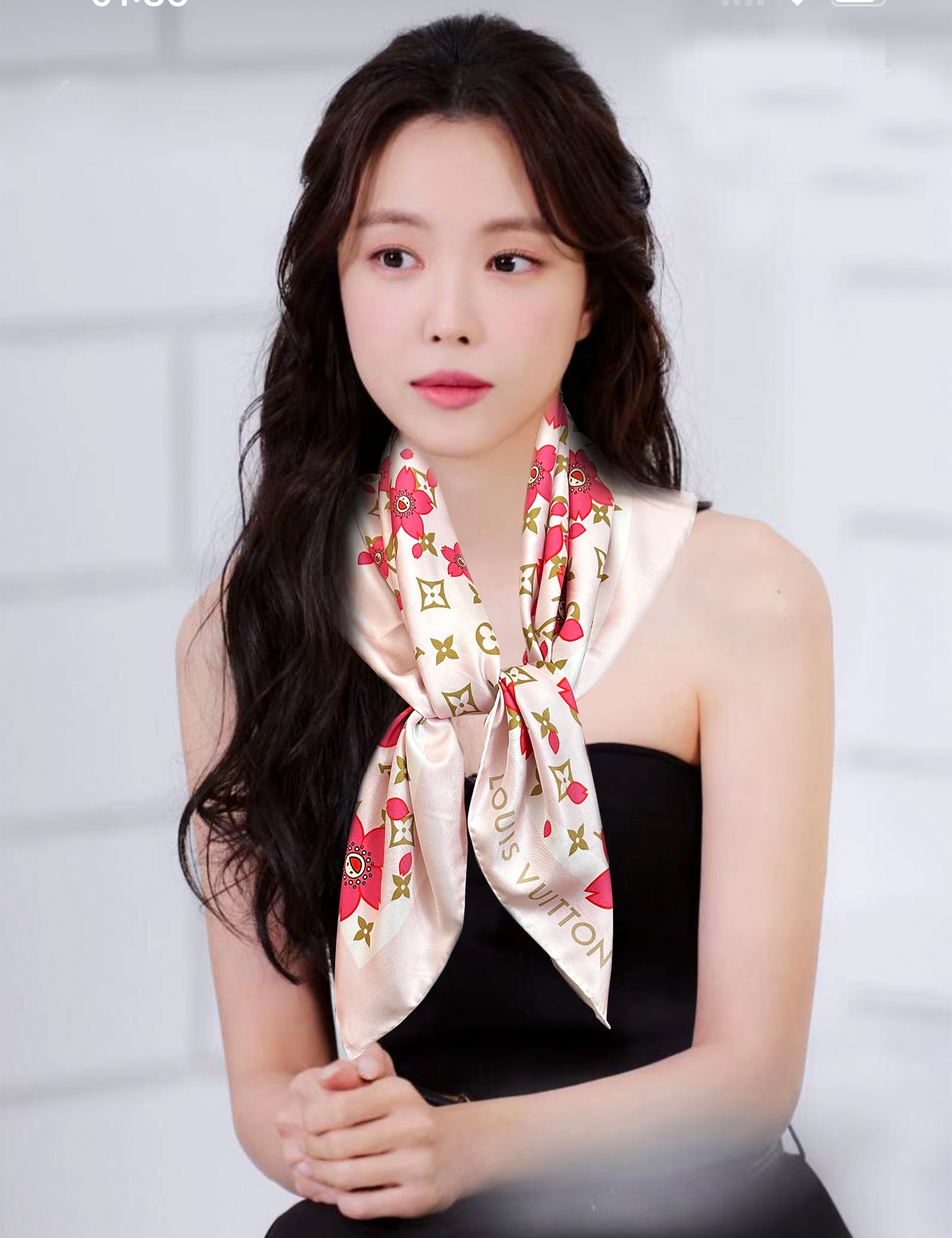 NO:587277,High version synchronized with LV official website [double-sided same color] Sun Flower Series So beautiful [Celebrating] 'L Family' 90 Collection Square Scarf pays homage to the original design through chic classic colors [Sun] The piece is not reinterpreted or designed [Lip] A simple and faithful presentation of the original design created by the artist This can be worn in many ways [Deyi ] Matches well with any clothing [Color] Whether worn around the neck [gift] or worn as a top belt or headscarf [Proud] It is so beautiful to look at [Hair] Size 90x90, material top quality silk, 3-color high version scarf, high version scarf, louis vuitton,louis vuitton,real silk19860909高版本 LV官网同步【双面同色】太阳花朵系列 太美了[庆祝]“L家”90典藏方巾通过别致的经典色彩向原创设计致敬[太阳]作品未经重新诠释或设计[嘴唇]以简单而忠实的方式呈现艺术家创作的原始设计这款可以多种方式佩戴[得意]与任何服饰皆搭配得宜[色]无论系绕颈间[礼物]或作为上衣腰带及头巾佩戴[得意]皆赏心悦目简直太美了[發]尺寸90x90、材质顶级真丝,3色高版本围巾,高版本围巾,louis vuitton,louis vuitton,real silk,scarf