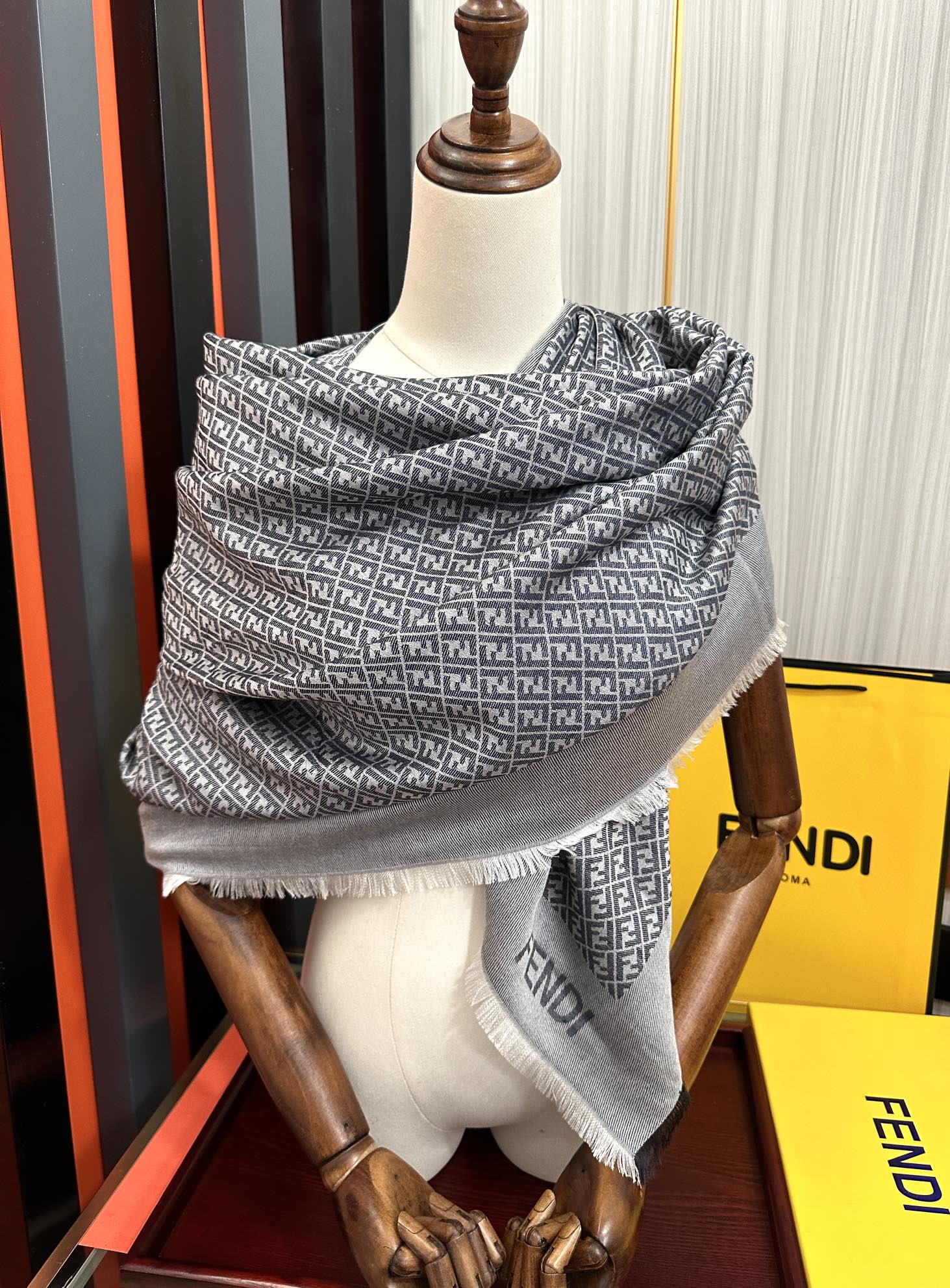 🔥上新 芬迪 重磅推荐F字母标志，太美了[得意]，永不过时，好货不怕晚，经典款F家人手必备一条最最经典款