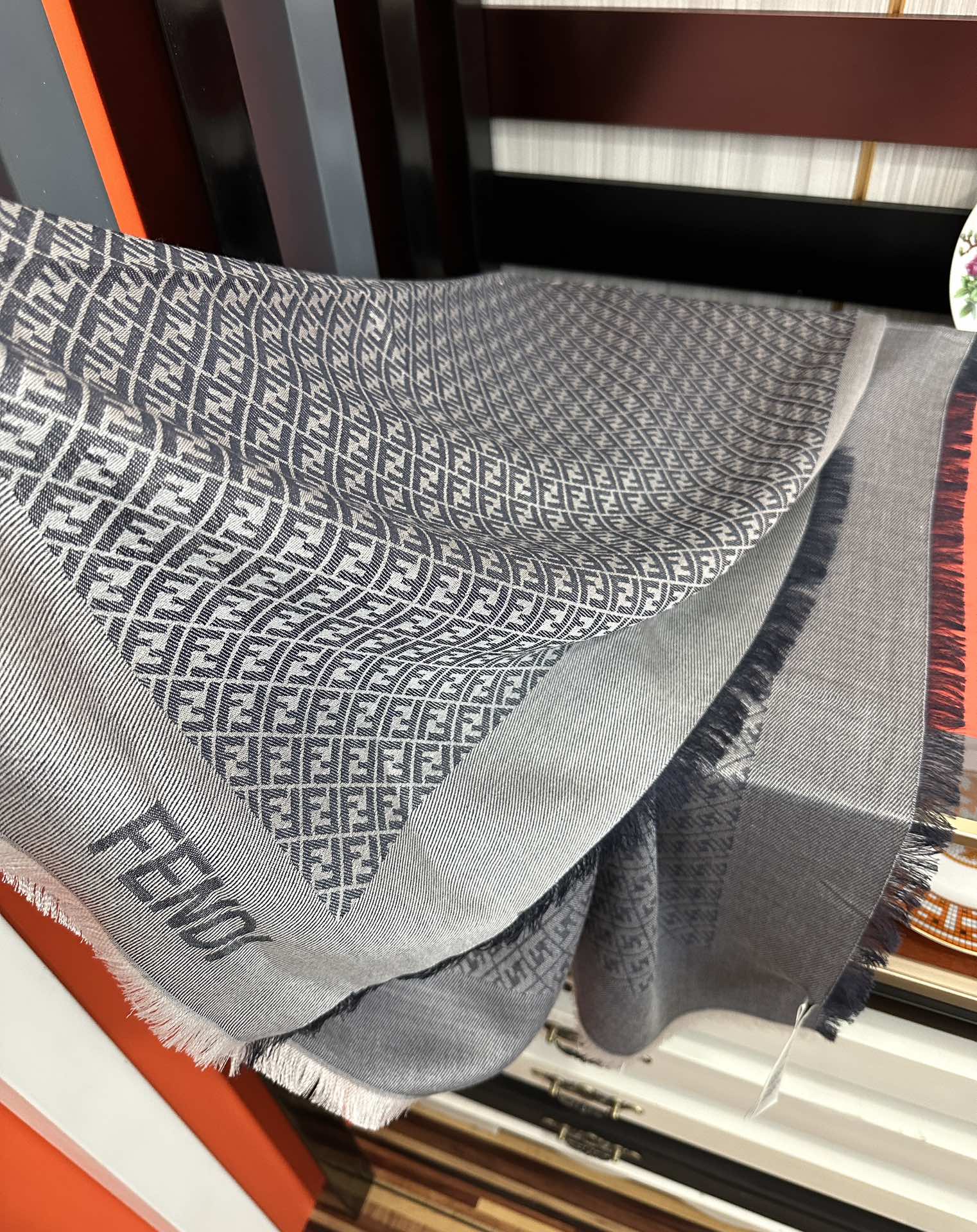 🔥上新 芬迪 重磅推荐F字母标志，太美了[得意]，永不过时，好货不怕晚，经典款F家人手必备一条最最经典款