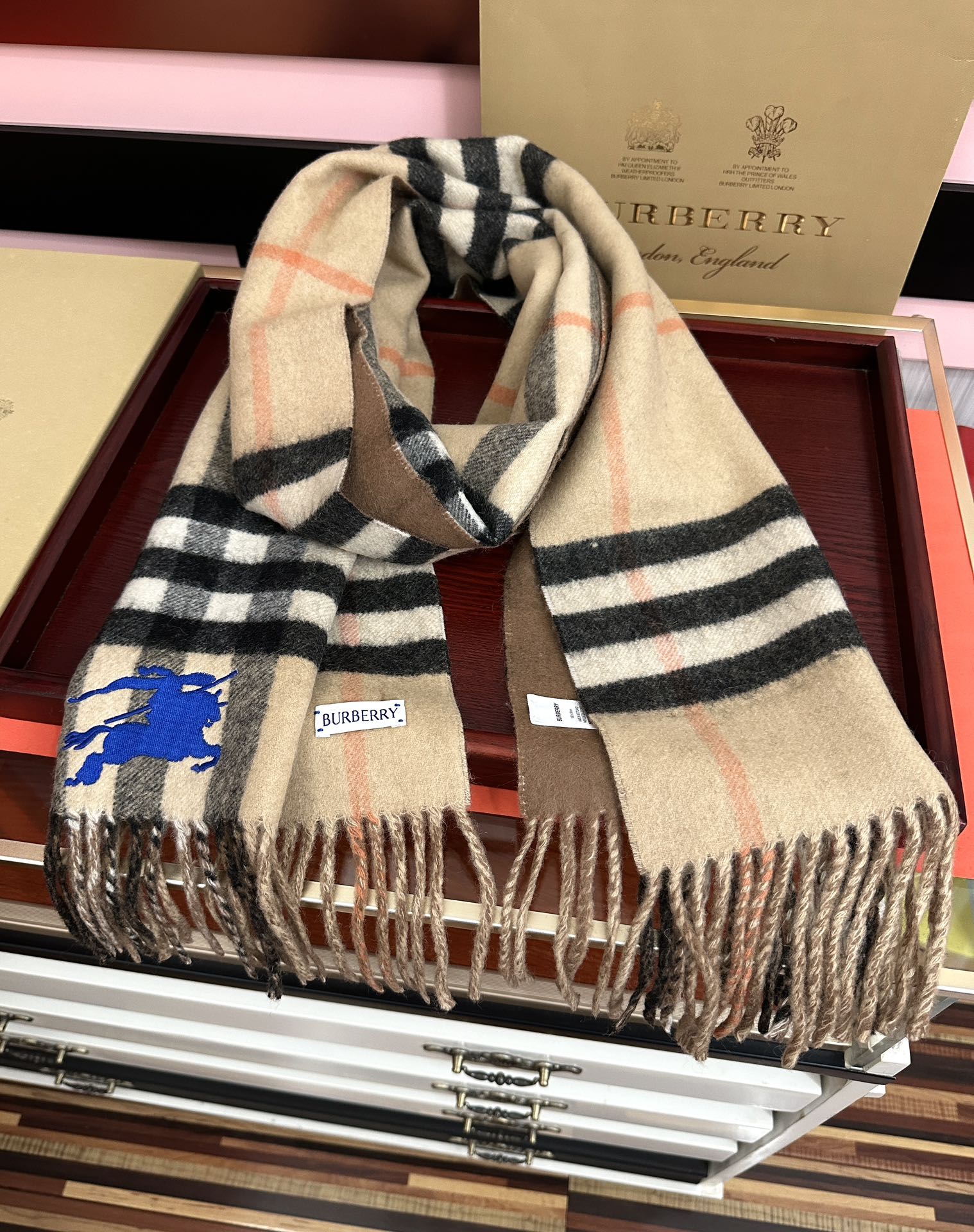 新款❤️巴宝利双面刺绣➕印花➕提花[庆祝] 大密度双面羊绒格子围巾 超高难度工艺 绝非一般coPy能做 